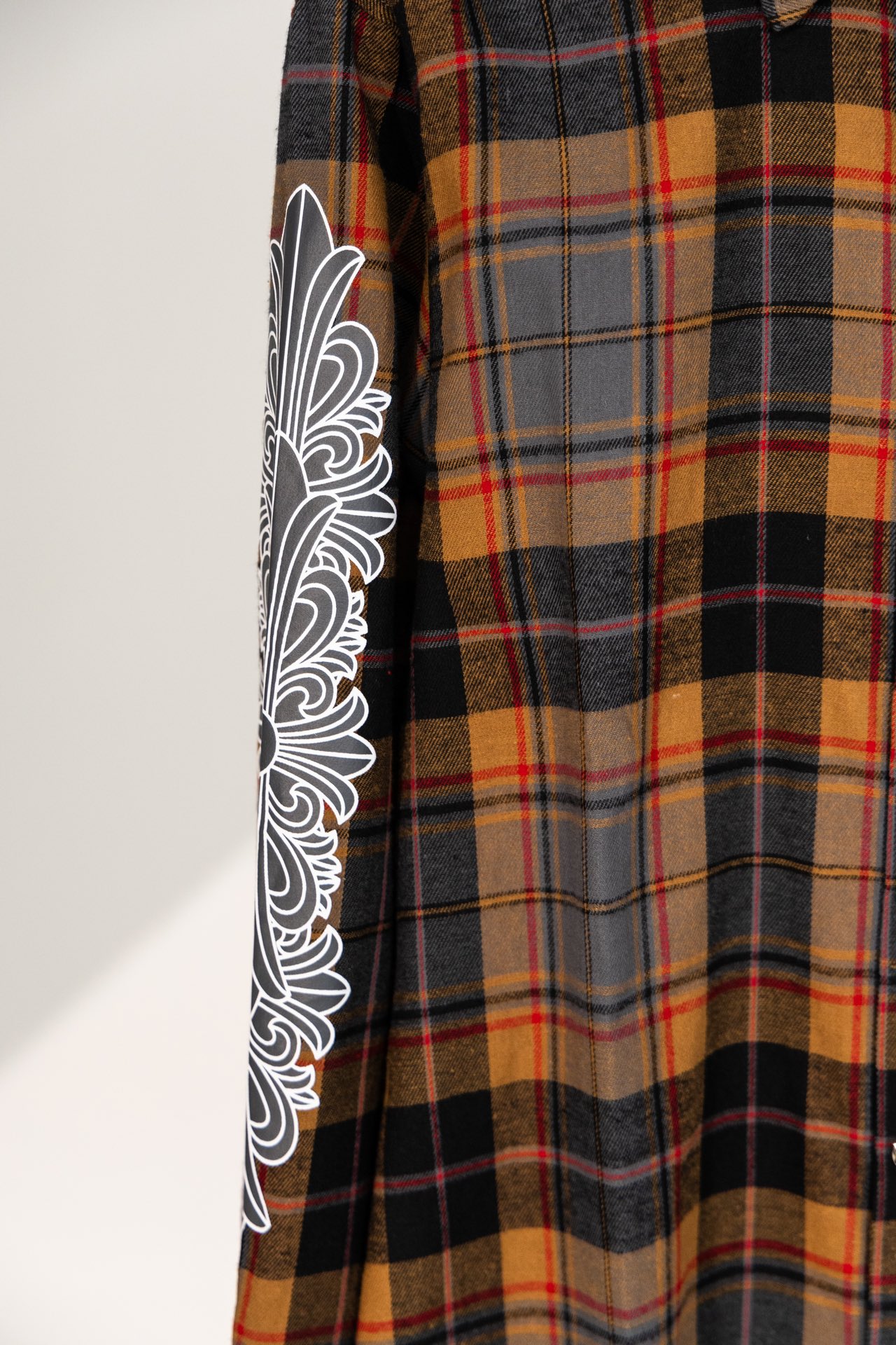 Luxury Crome Hearts Puffer Jacket Collection with Unique Style and High-end Details - 图片 7
