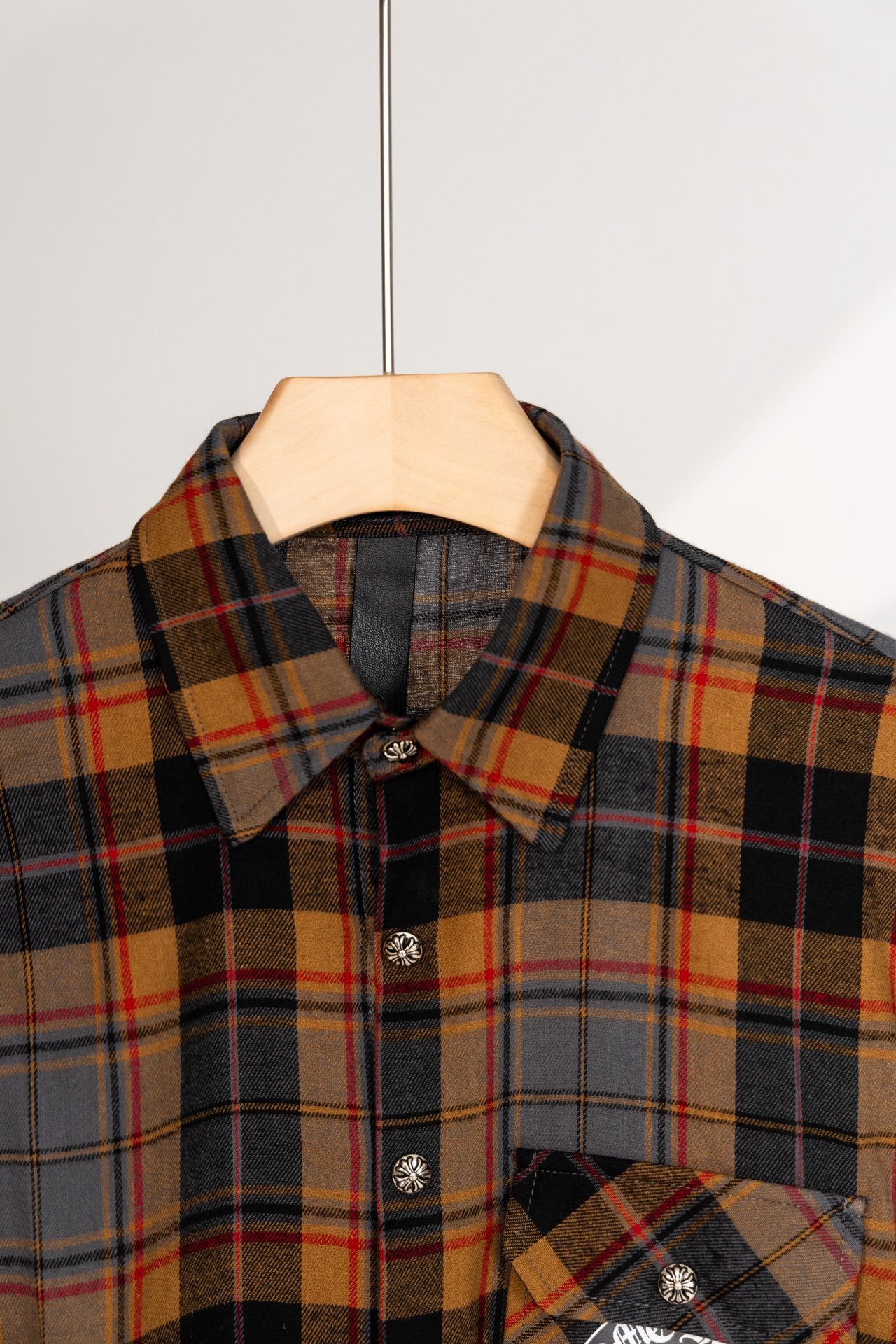 Luxury Crome Hearts Puffer Jacket Collection with Unique Style and High-end Details - 图片 9