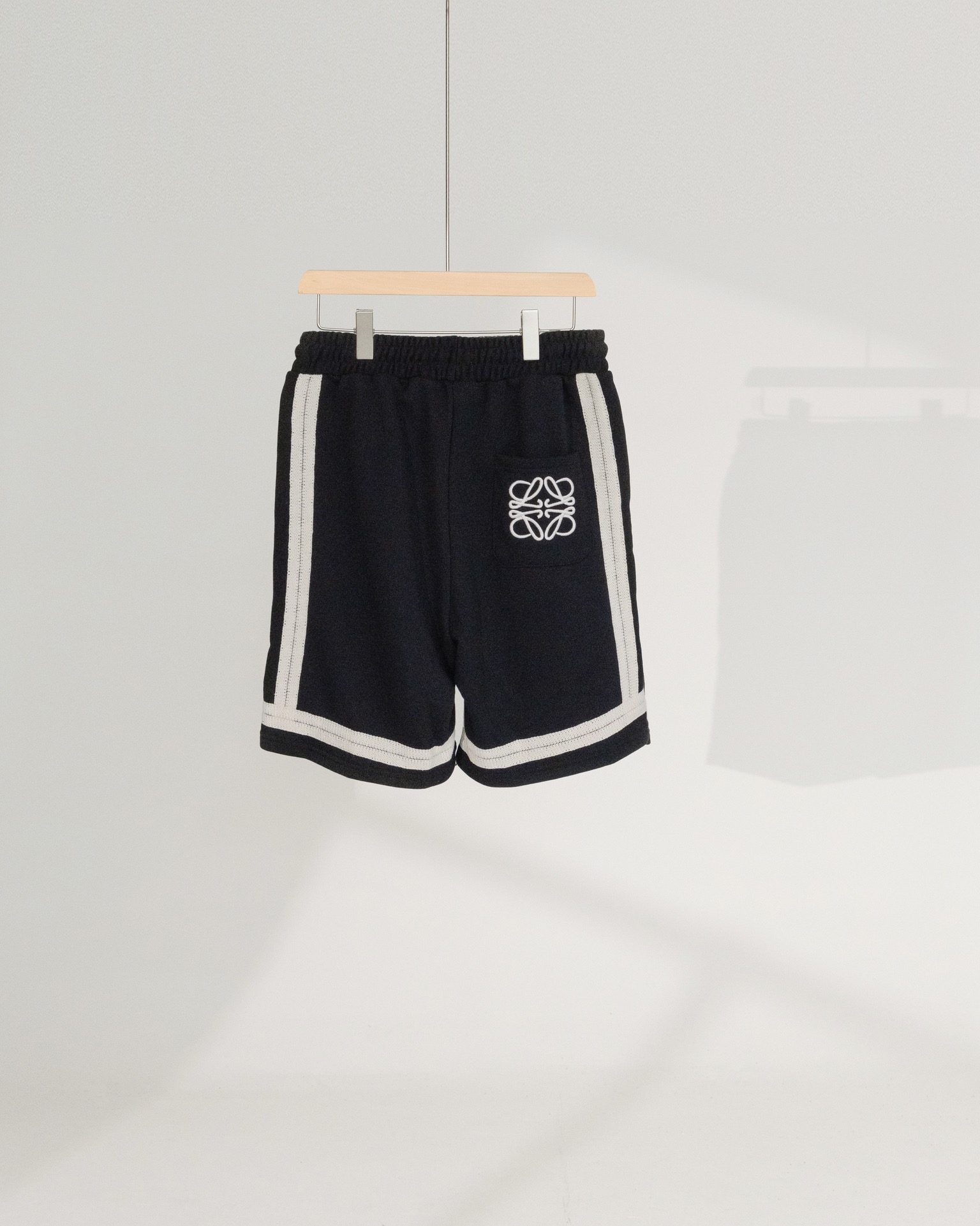 CU K08-top Version: Loewe Embroidered Shorts with Unique Details & Japanese Influence - 图片 4