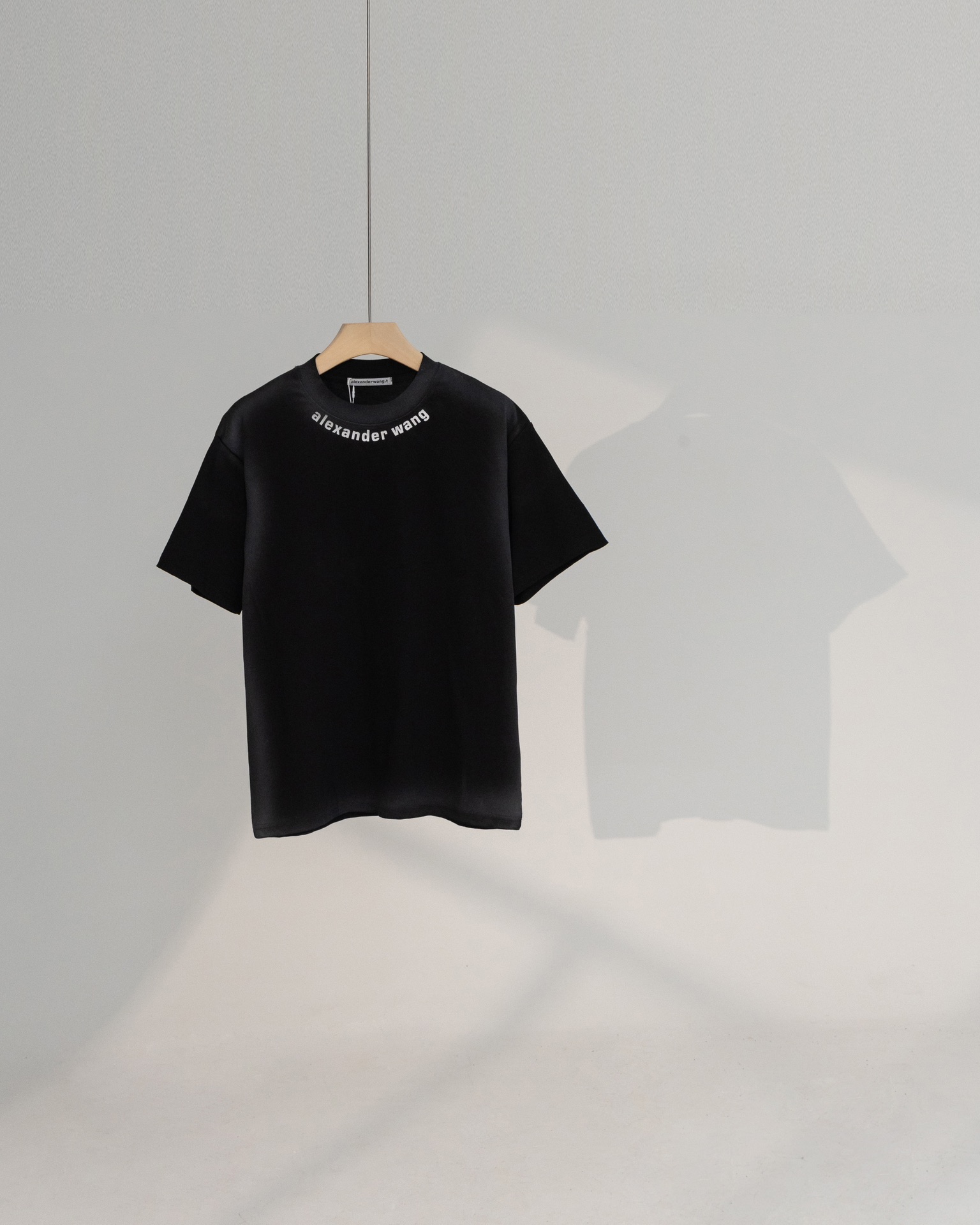 Alexander Wang’s High-Quality Ink-Jet T-Shirt Collection: Stylish Streetwear for Men and Women - 图片 4