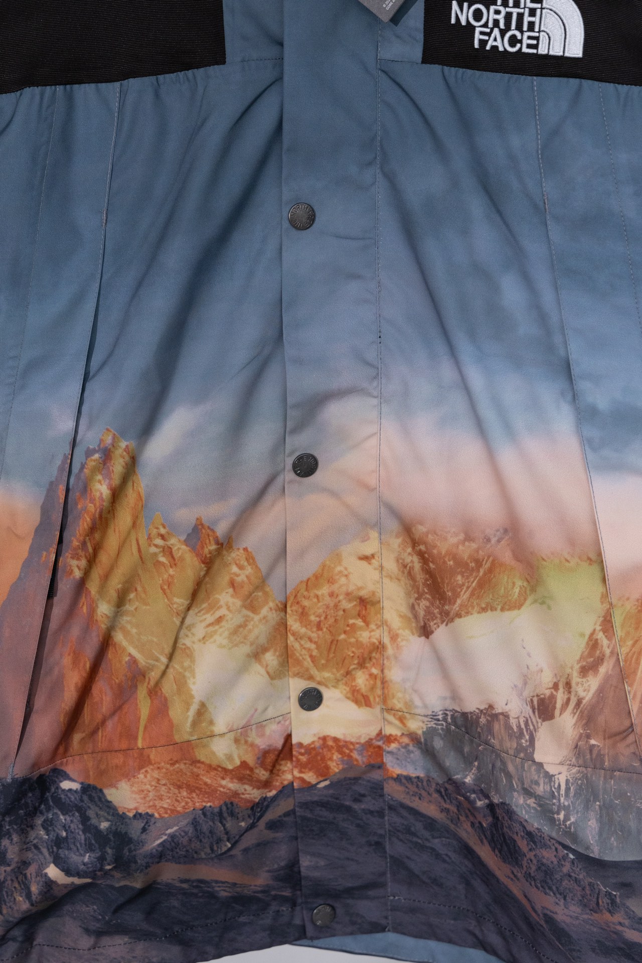 Stylish North Face Jacket with Sunlight Design for Outdoor Enthusiasts - 图片 7