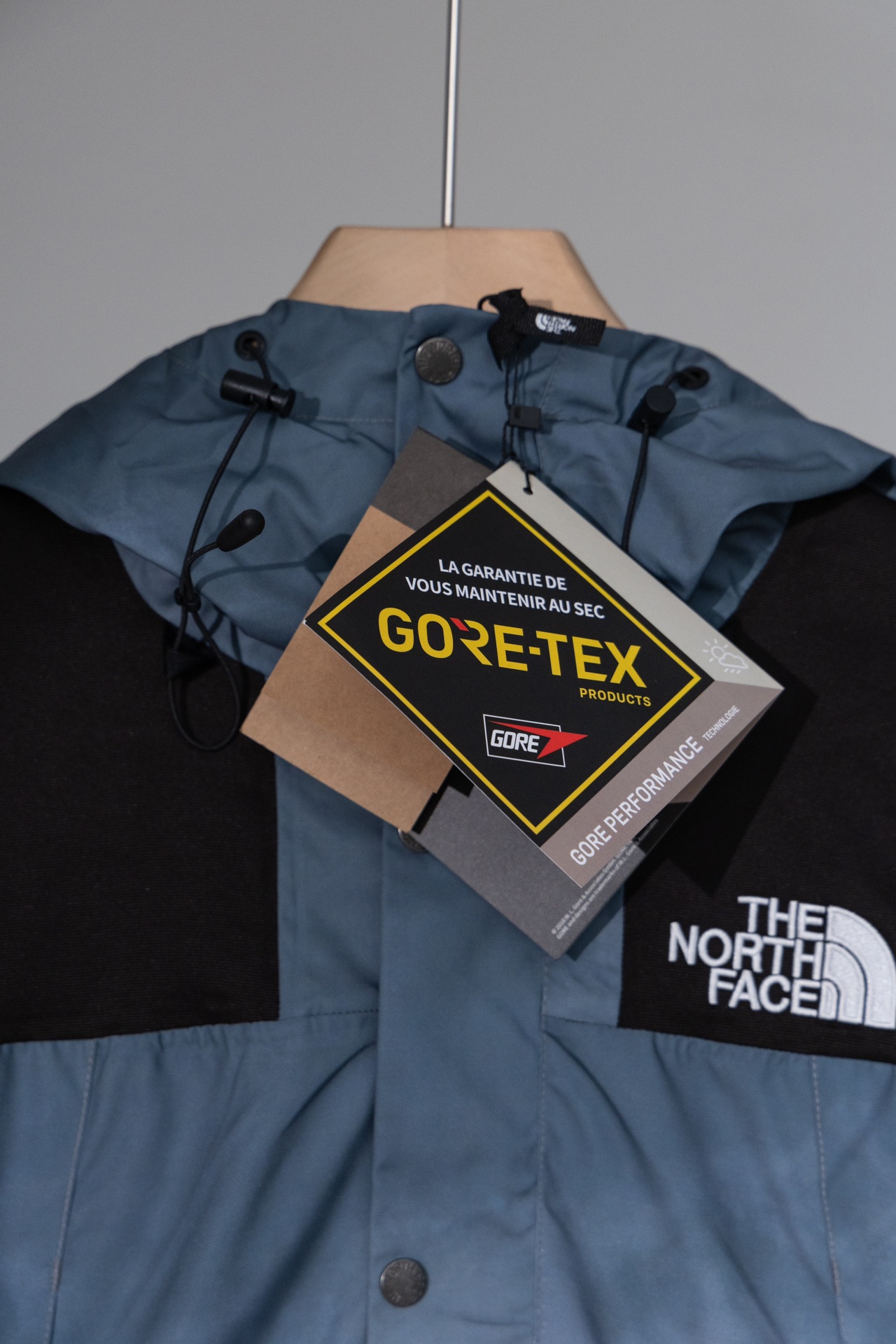 Stylish North Face Jacket with Sunlight Design for Outdoor Enthusiasts - 图片 6