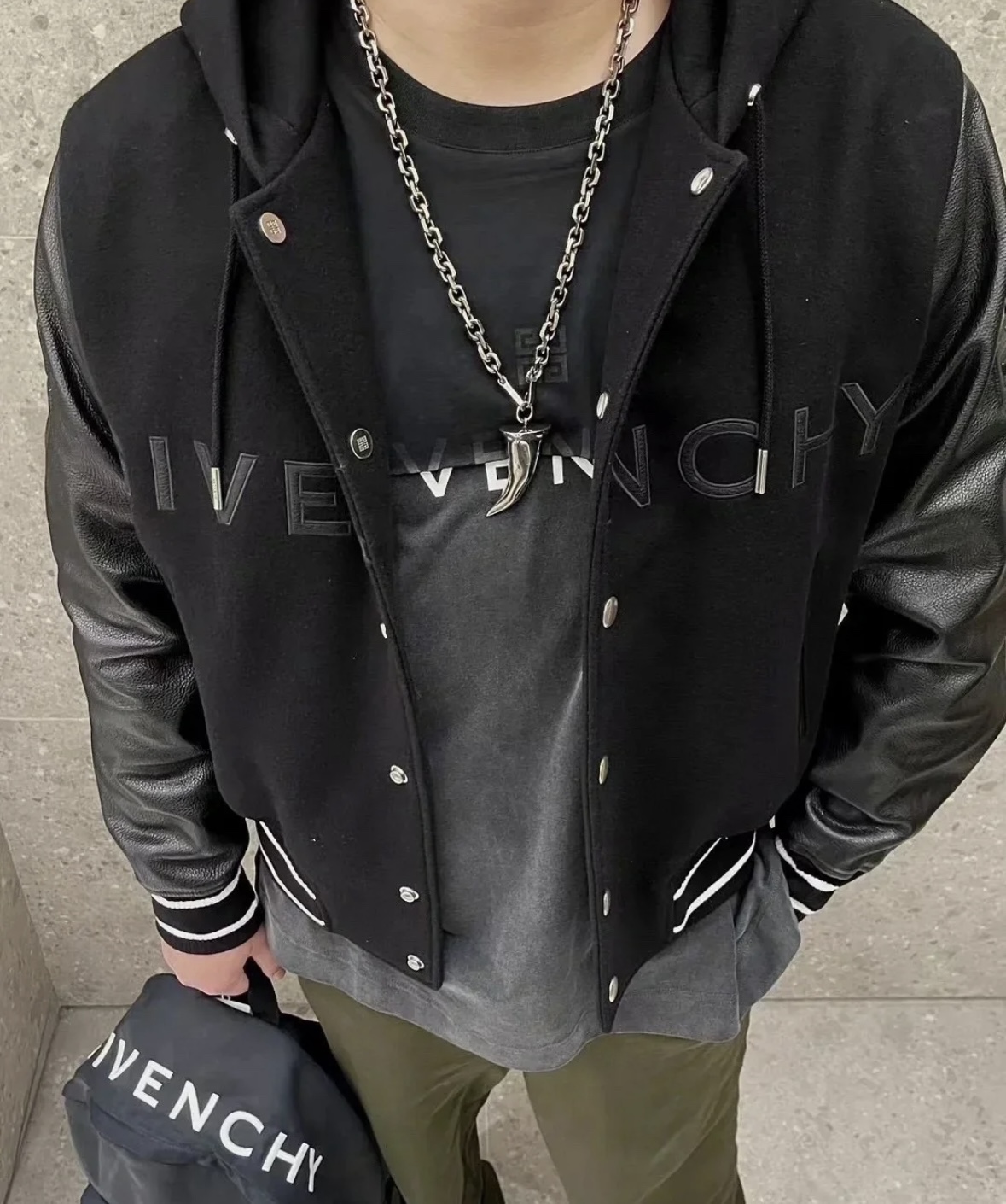 GVC Baseball Suit with Laser Scratch Skin Process and Hat Zipper Design - 图片 1