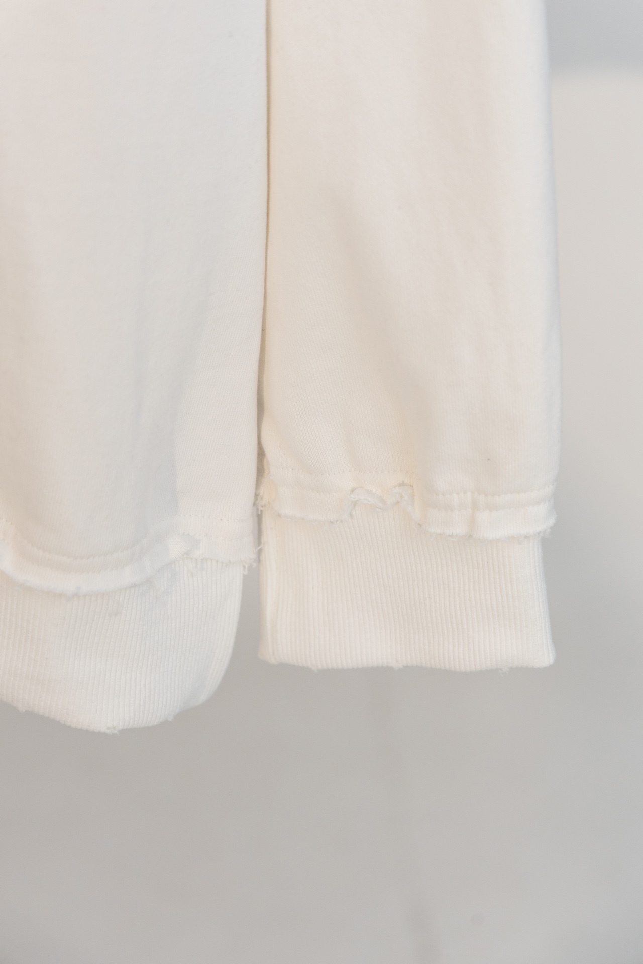 Zhang Tian-Lai-Miu-Miu Polo Coat: Detailed Embroidery Process and Unique Design - 图片 8