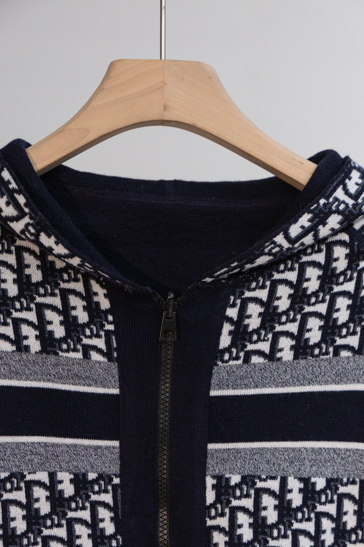 Diordio’s Classic Blue Wool Coat with Tweed Zipper and High-Quality Design - 图片 7