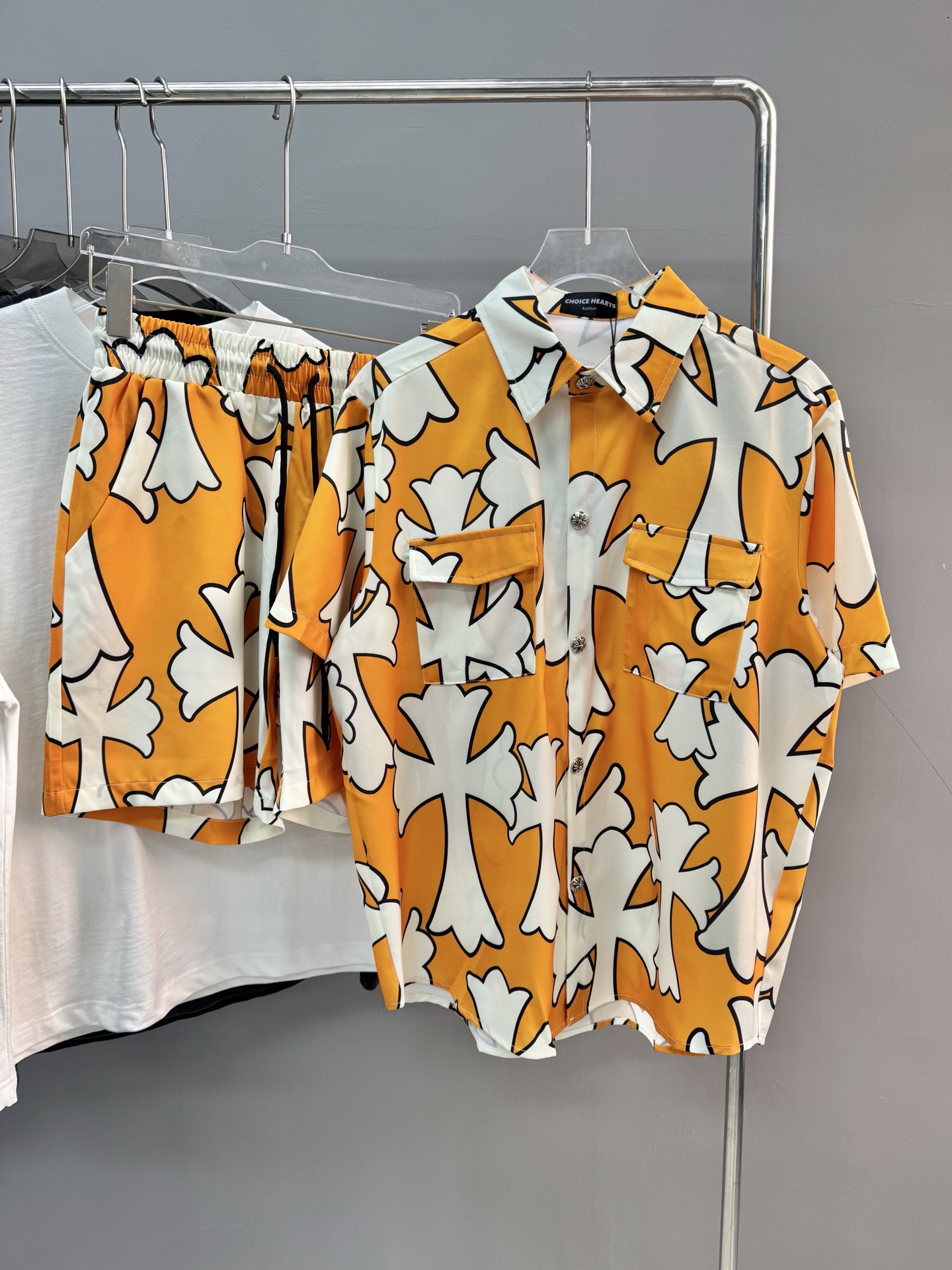 High-End Quality Hearts Iced Cotton Beach Shirts in Yellow Blue, Sizes S-XL - 图片 2