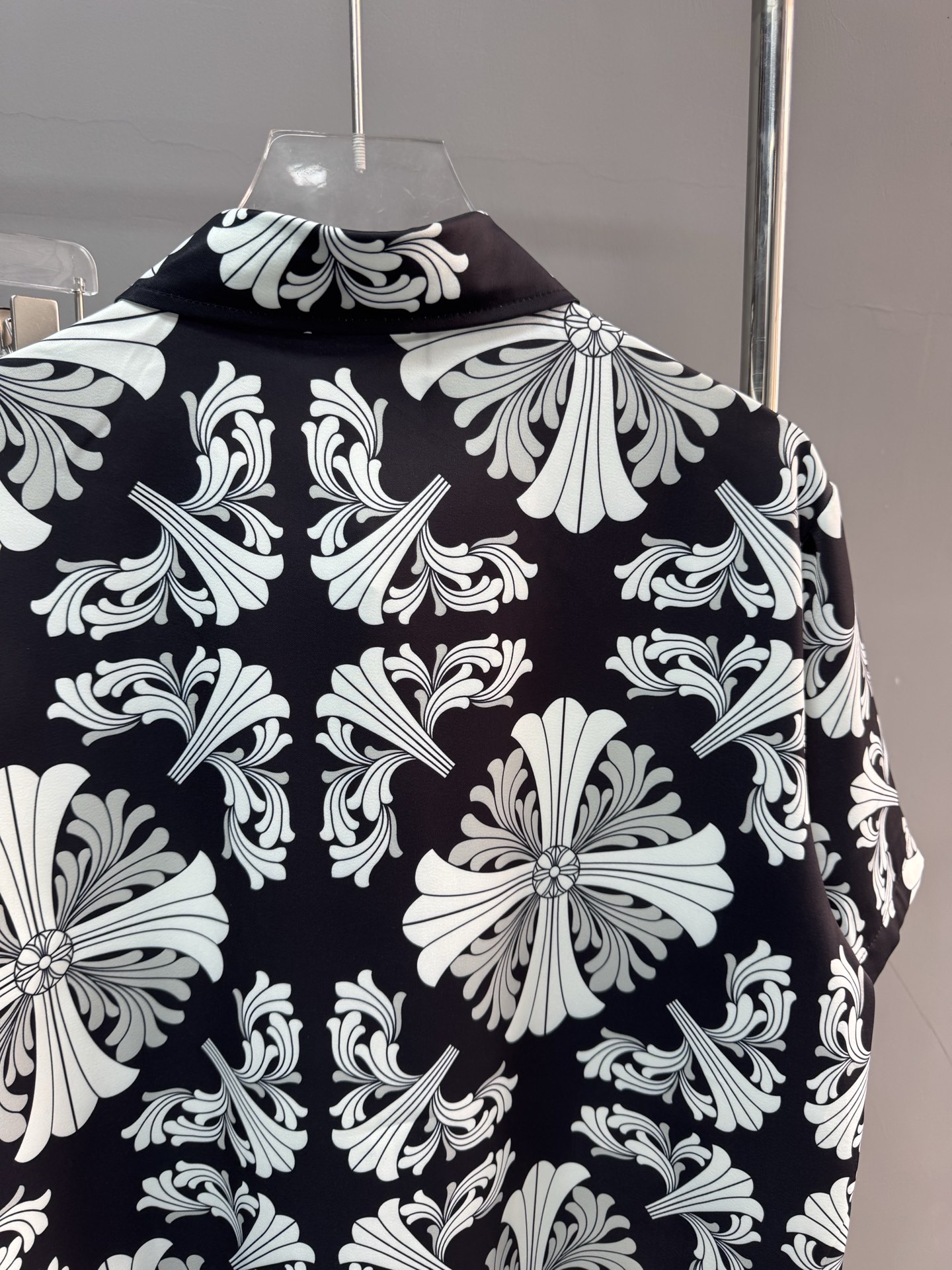 High-End Quality Hearts Iced Cotton Beach Shirt in Black, Sizes S-XL. - 图片 6