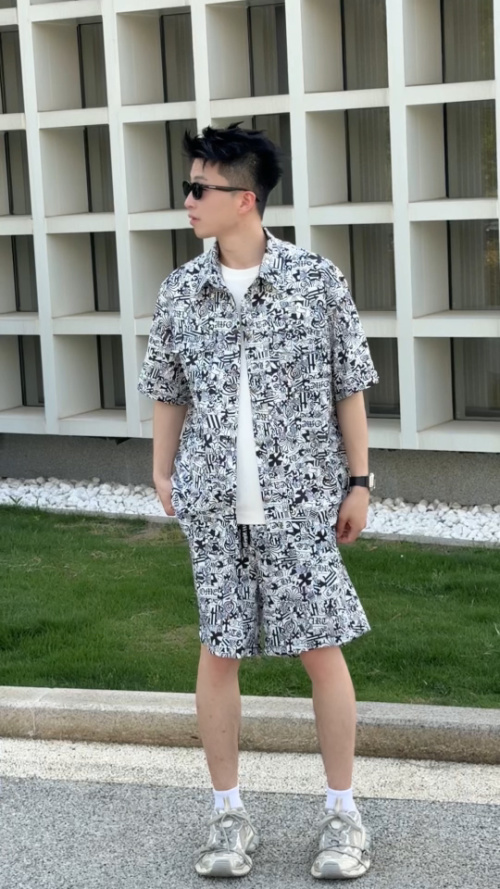 Choice Hearts Ice Silk Cotton Graffiti Print Short Sleeve Shirt & Shorts Set 1 Choice Hearts Ice Silk Cotton Graffiti Print Short Sleeve Shirt & Shorts Set