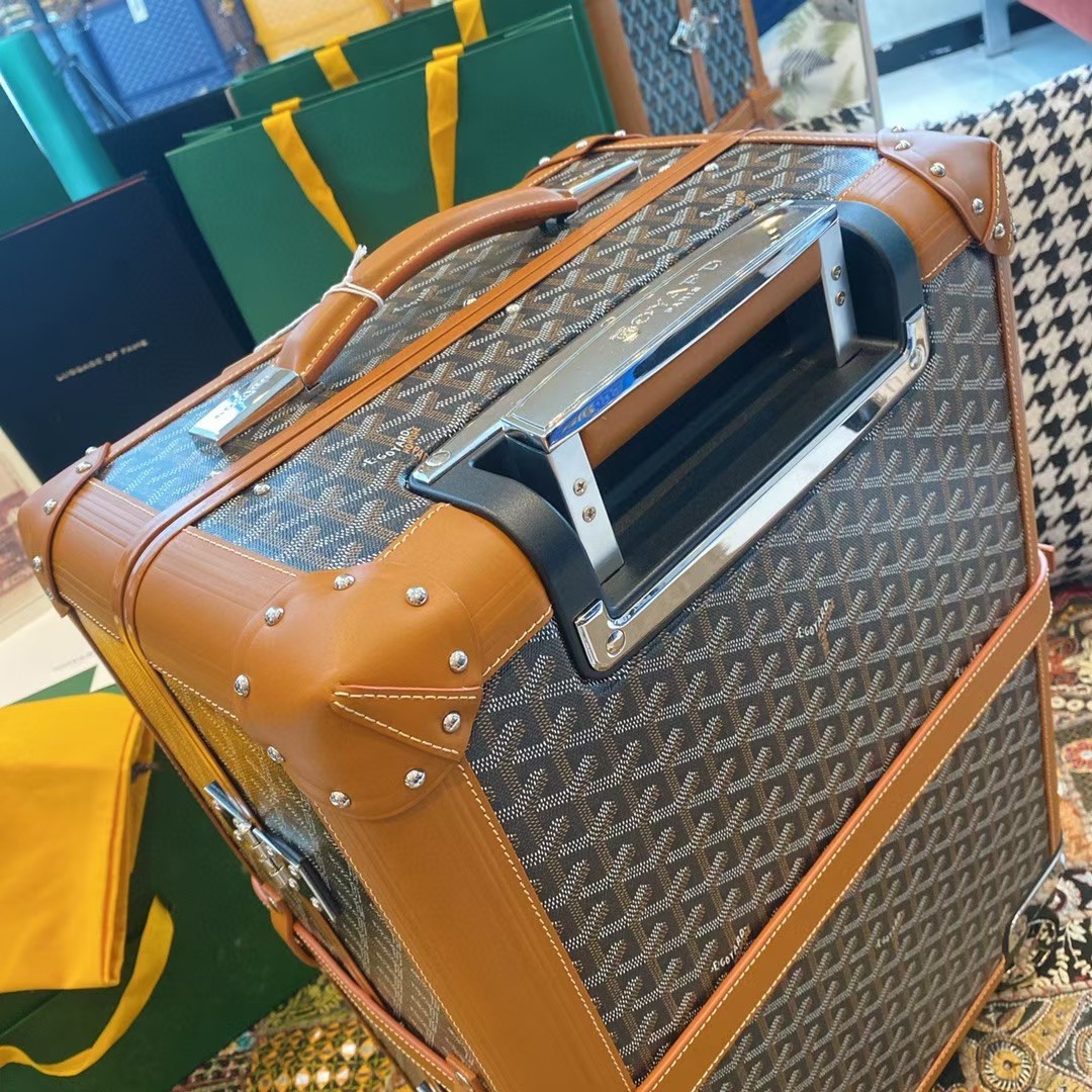 NO:269950,Detailed photos~~~~ The yellowish color~ Korean counter version Goyard Goya The latest version upgraded version of the new color Goyard 20-inch boarding case I didn’t expect any brand that is more tasteful than Goya!  Multi-color options, classic color matching, canvas fabric with a fragrance, exquisite workmanship, and old-fashioned patterns are also particularly pleasing to the eye. Apart from Hermes, the best handmade high-luxury brand, a perfect interpretation of low-key luxury. The first choice for full-packaging and gifts for counters, hermes19860909细节实拍图～～～ 土黄色～韩国专柜版Goyard戈雅 专柜最新版升级版新色Goyard 20寸登机箱 想不到还有什么牌子比戈雅更具品味的了！多色可选 配色经典 帆布面料带着清香 做工精致 老花纹也特别耐看～除爱马仕外最好的手工高奢品牌,低调奢华的完美诠释.专柜全套包装送礼首选,,hermes,luggage