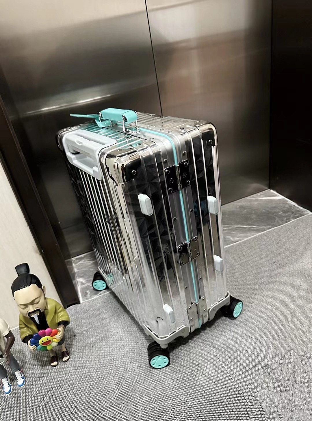 Rimowa X Tiffany & Co. Luggage/Suitcase - Blue Hues, 21-inch Cabin Size 3 i1719125156 6114 5