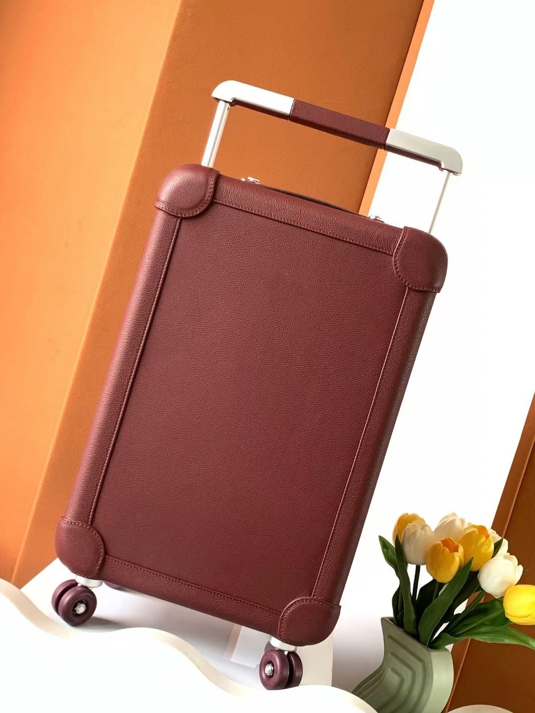 Valise Cabine en Cuir Togo Bordeaux, 20 Pouces - Élégance et Durabilité