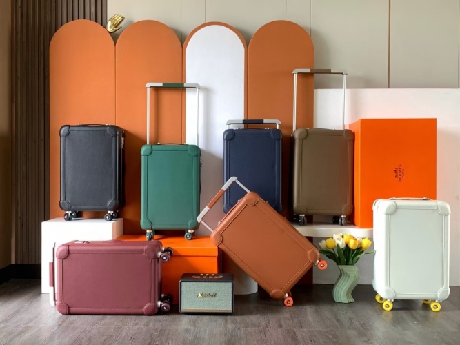 Hermes Togo Leather Cabin Luggage 20-Inch Suitcase, Travel with Style and Elegance 1 Hermes Togo Leather Cabin Luggage 20-Inch Suitcase, Travel with Style and Elegance