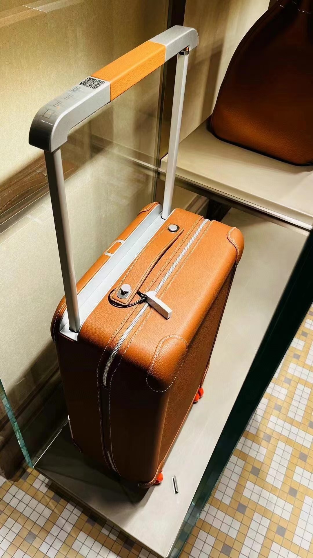 Hermès Suitcase Cabin Luggage Rd02 - Travel in Style and Sophistication 9 a1720835423593 0584