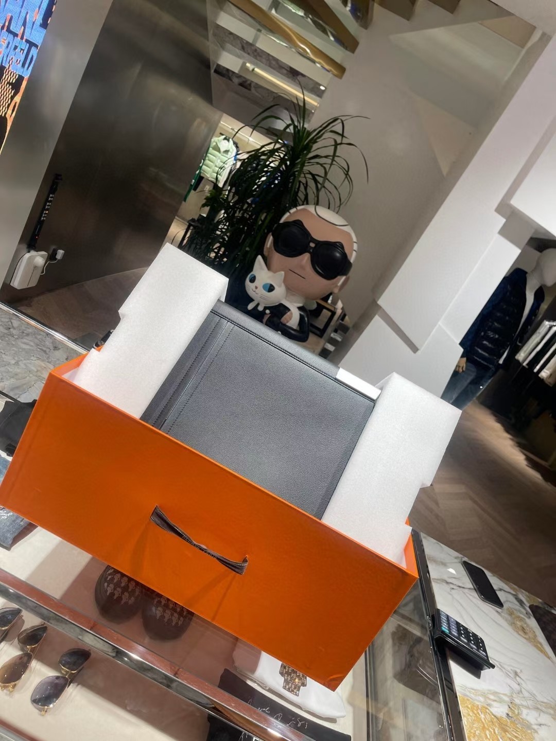 A horse’s suitcase or a safe? How much money do you need to buy a suitcase? Zenium - 图片 3