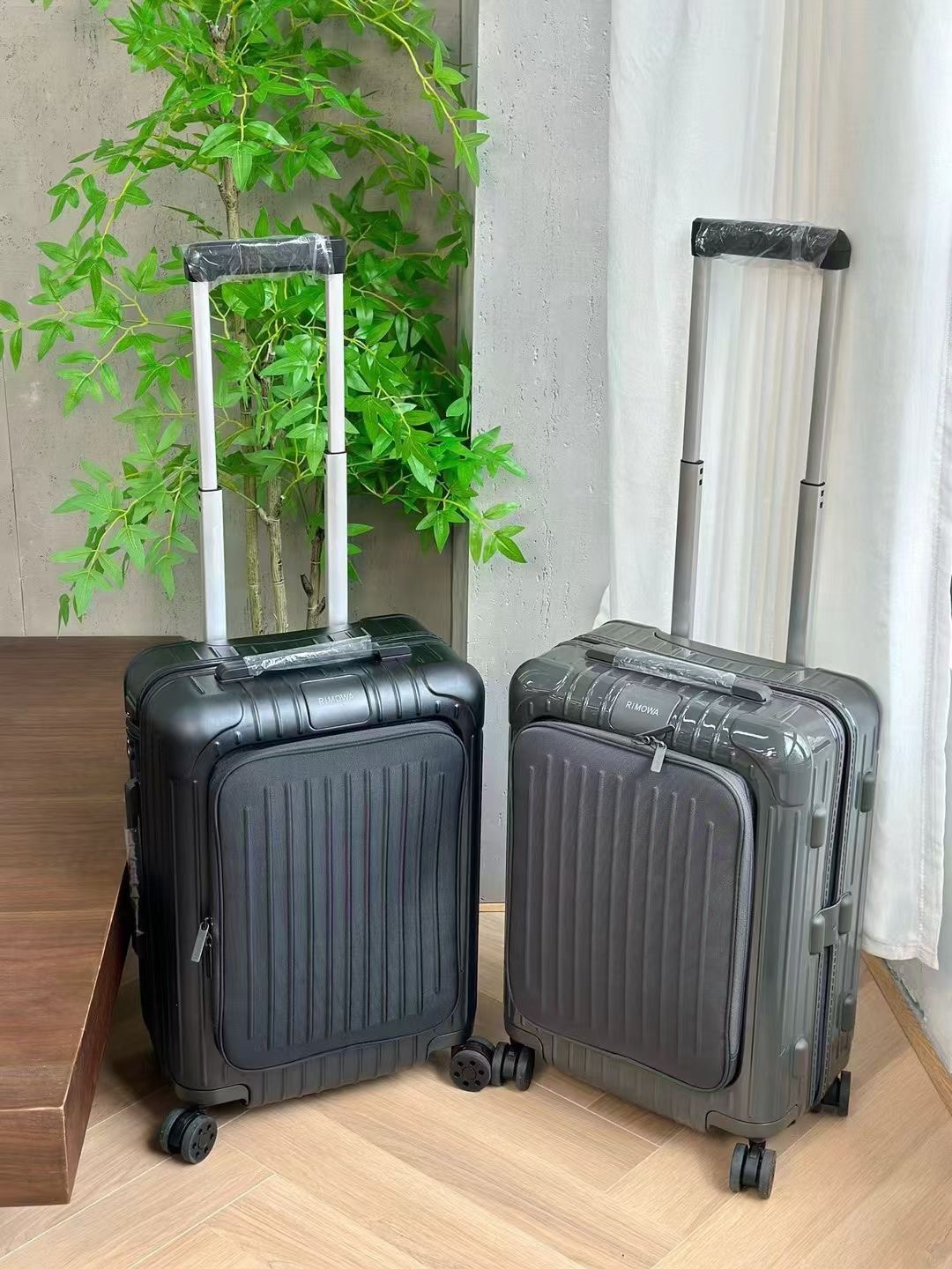 NO:269722,RIMOWA Sleeve has released a new product. Those who often need business can buy it!  Newly upgraded configuration, externally placed bags can be placed in laptops, which is really considerate!  It belongs to his 