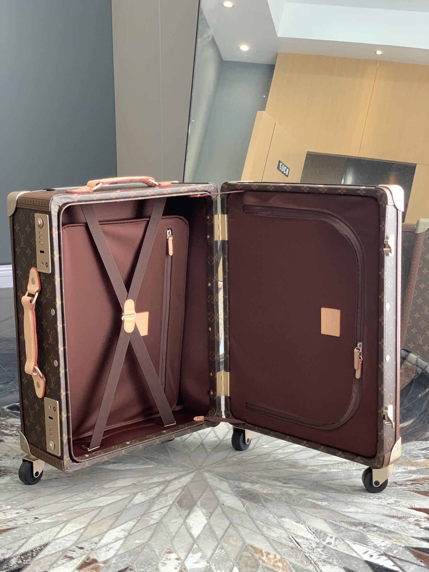 Louis Vuitton Rolling Trunk Monogram Canvas Leather Trim Suitcase 21" Carry-On 8 i1739699524143 8208 0 6