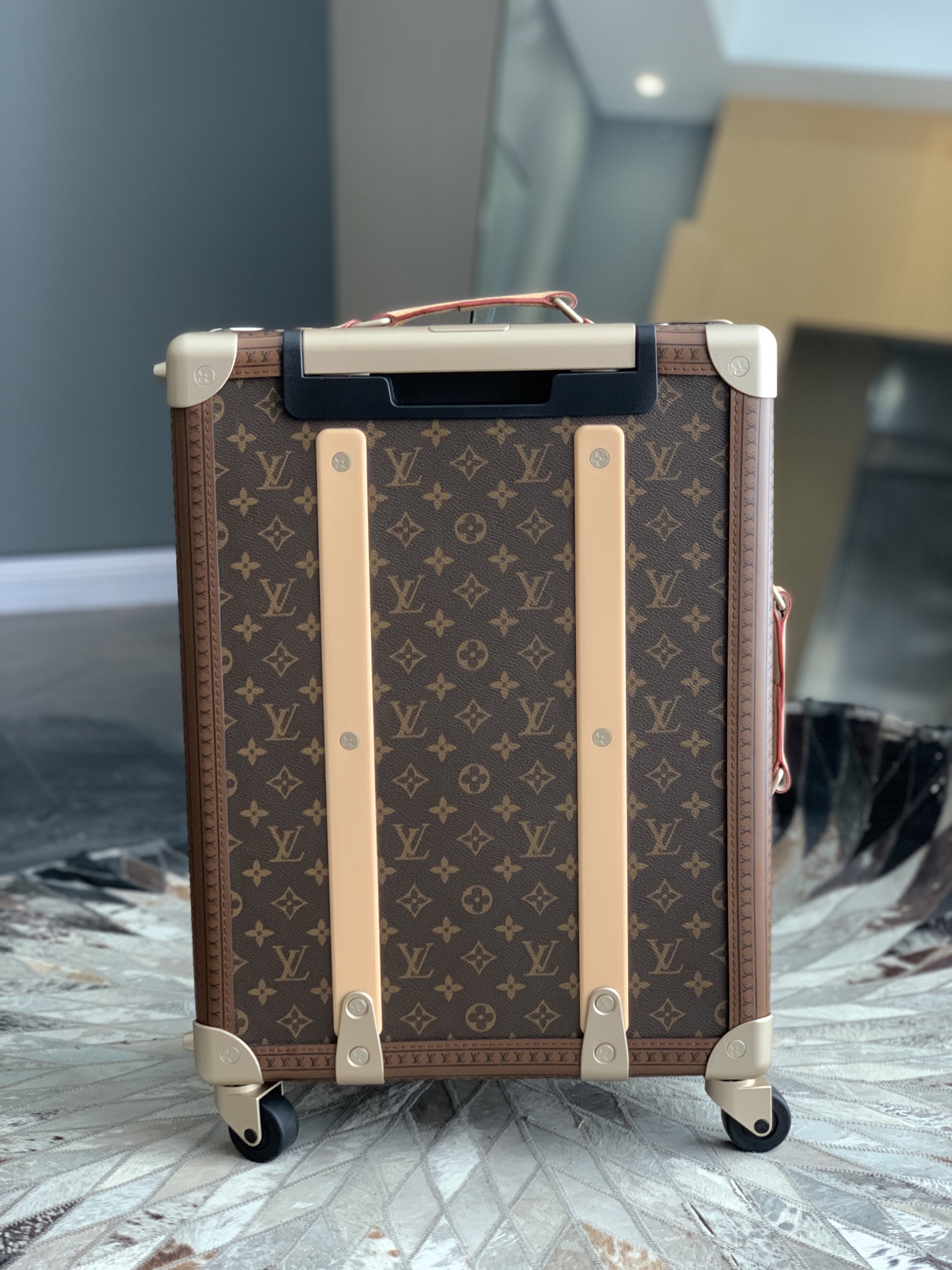 Louis Vuitton Rolling Trunk Monogram Canvas Leather Trim Suitcase 21" Carry-On 3 i1739699525521 9855 0 1