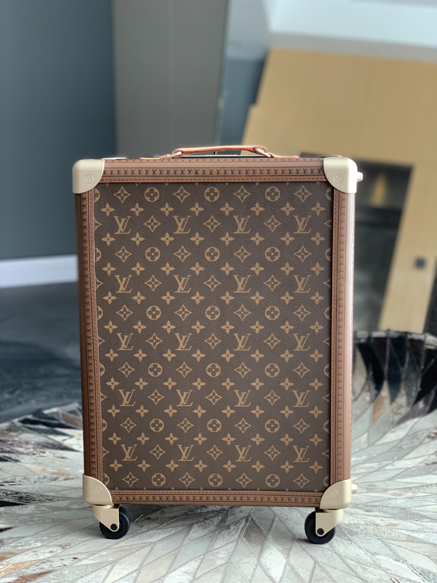 Louis Vuitton Rolling Trunk Monogram Canvas Leather Trim Suitcase 21" Carry-On 2 i1739699525534 5352 0 0