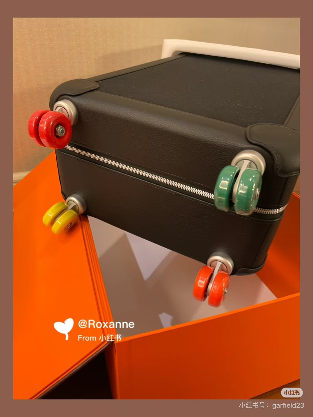 Stylish Luggage All Black Suitcase with Rainbow Wheels and Leather Handle 9 a1748749692955 5530