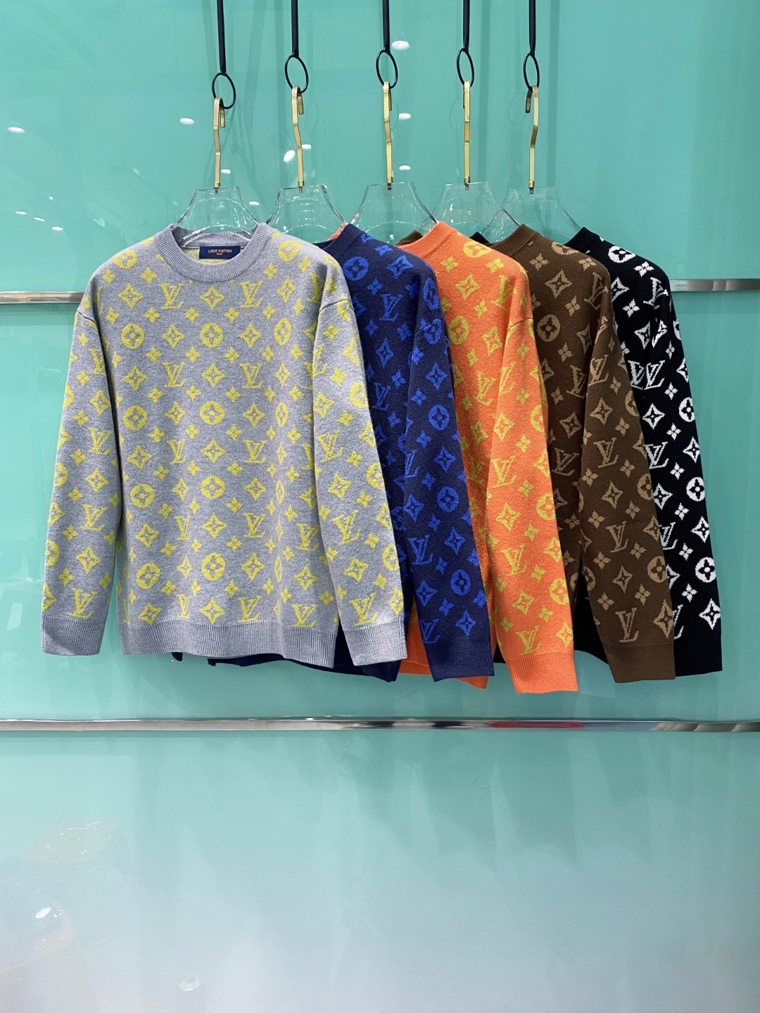 LV²⁰²⁴毛衣 2024秋冬最新系列，专柜1:1顶级复刻，顶级版本！厚薄适中，可以穿一整个冬天 潮人必