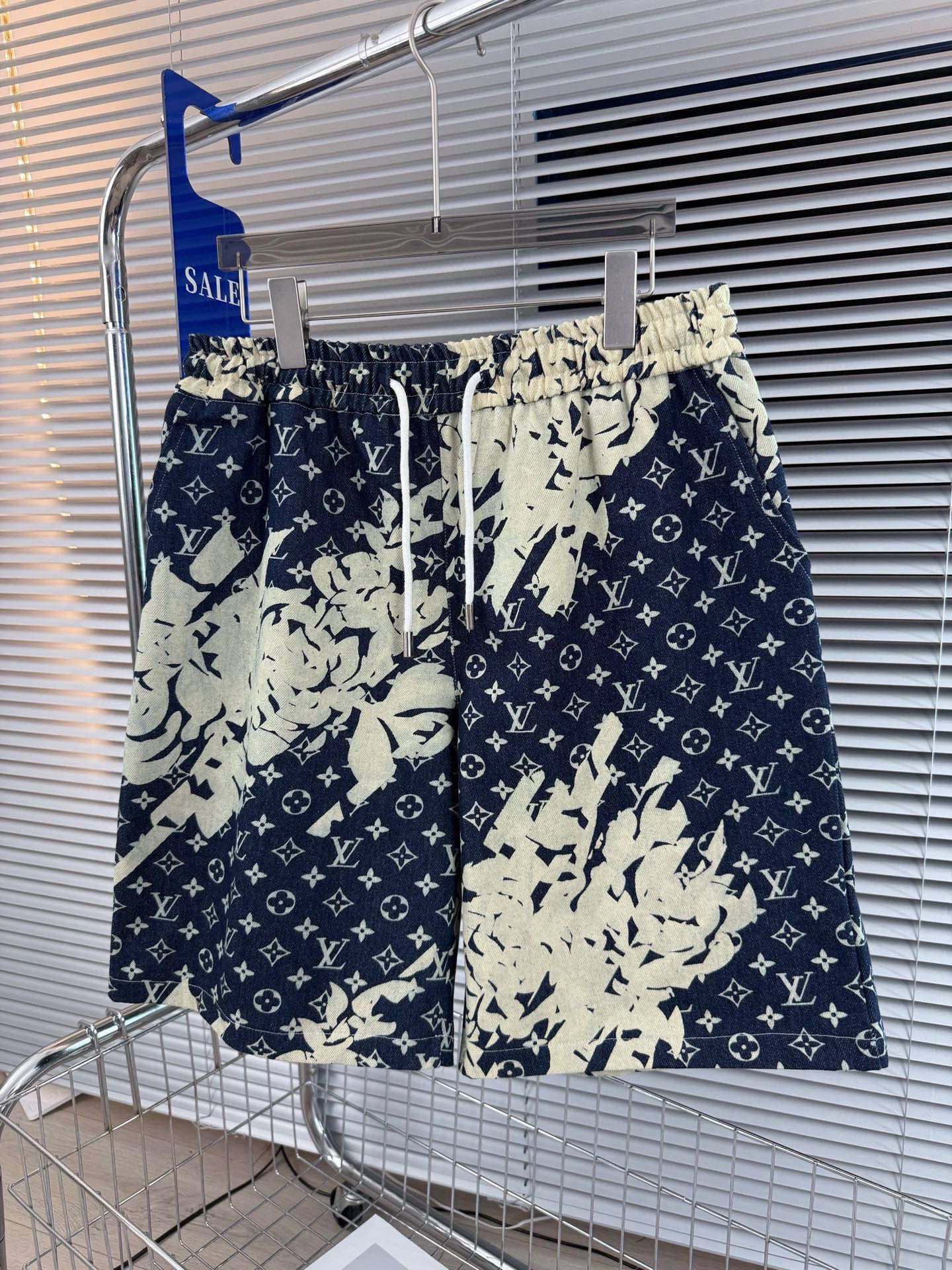 Alternative view of Louis Vuitton Shorts 08134
