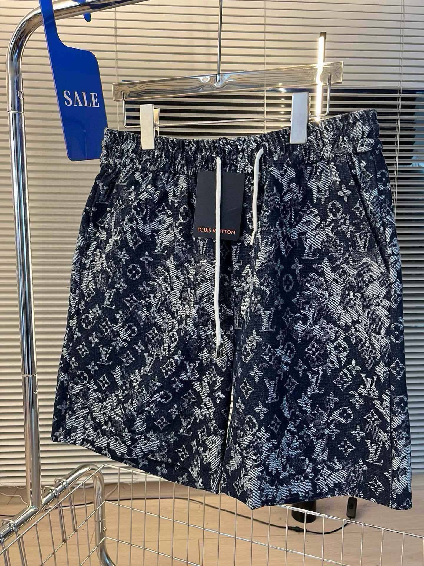 Alternative view of Louis Vuitton Shorts 00763
