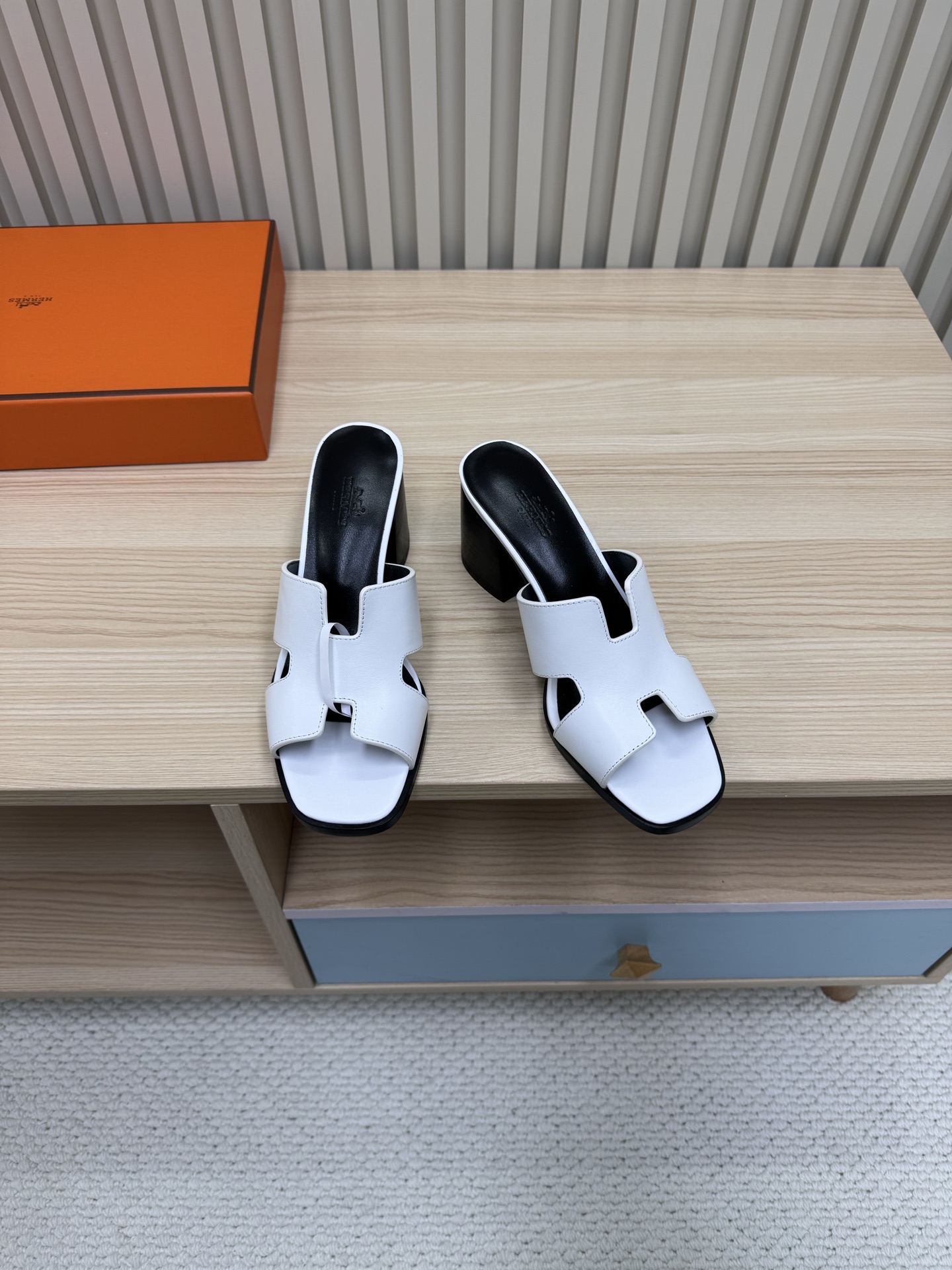 NO:259521,Hermes Helia 60 Sandals Series!  Fashionable and versatile, super comfortable, every detail is the ultimate, original custom Nappa calfskin/inner mixed-bred sheepskin/original private model heel height: 6cm outsole original leather edge strip outsole SIZE35~41 (40.41. Customized without return or replacement), slippers, hermes, hermes, sandals, slippers, cowhide, sheepskin19860909Hermes 爱马仕Helia 60凉鞋系列！ 时尚又百搭 超级舒服 每个细节都做到极致 原版定制Nappa小牛皮/内里混种羊皮/原版私模鞋跟 跟高: 6cm 大底原版真皮沿条大底 SIZE35~41（40.41.定制不退不换）,拖鞋,hermes,hermes,sandals,slippers,cowhide,sheepskin,Women's Shoes