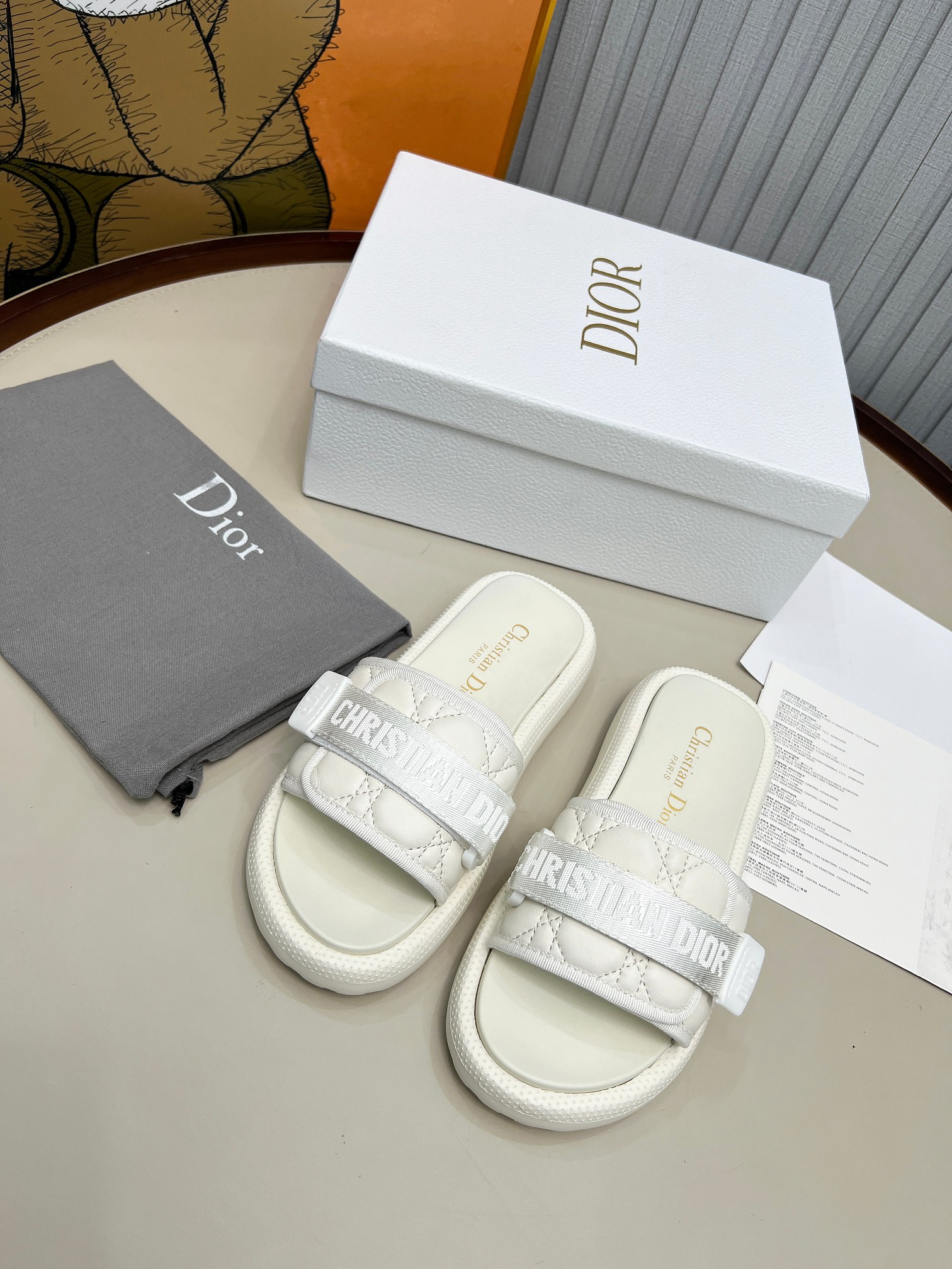 NO:265452,(Top version) Dior high-version slippers, 2025 new classic style purchasing level quality foreign counter popular thick-soled slippers————————————————————————— The inner inner part of the upper is original customized special electric embroidery material, original sole opening 1.1 (lightweight) thick heel 5cm forefoot 3cm size 35-40 (with full packaging, cloth bag handbag card instruction manual) Welcome to submit orders in advance, first-received, first-served. Win-win cooperation., slippers, dior, dior, slippers19860909（顶级版本） Dior迪奥高版本拖鞋,2025新品经典款代购级别品质国外专柜爆款厚底拖鞋————————————  鞋面内里原版定制特殊电绣材料, 鞋底原版开模1.1（轻便） 底厚后跟5cm 前掌3cm 码数35-40（配全套包装,布袋手提袋卡片说明书）欢迎各位提前报单,先报先得.合作共赢.,拖鞋,dior,dior,slippers,Women's Shoes