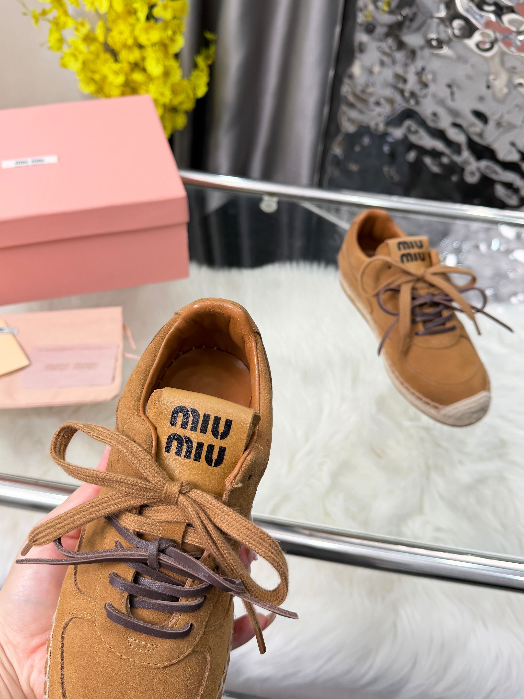 _dnM9sn8g8GGMnNC3J1-HbXjslxH-sh4Uxk6Wl-w