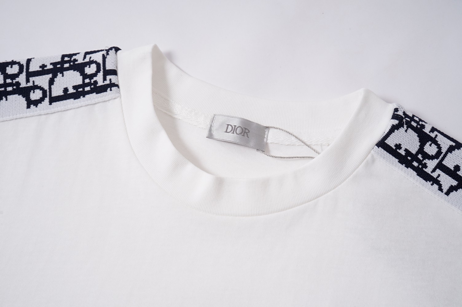 “Dior Classic Shoulder Sign Belts: 121, 230g Pure Cotton Thongs in 5 Sizes” - 图片 7