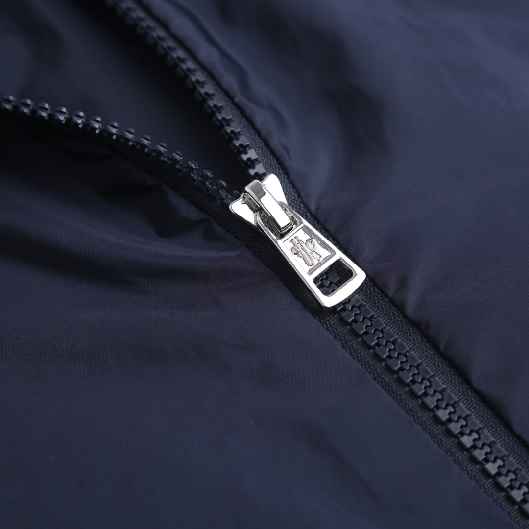 Moncler Monc 蒙口连帽防晒夹克