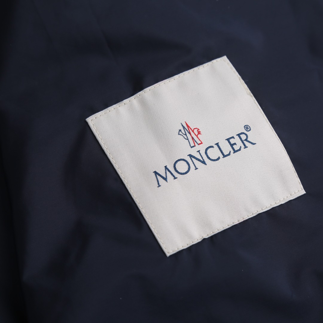 Moncler Monc 蒙口连帽防晒夹克