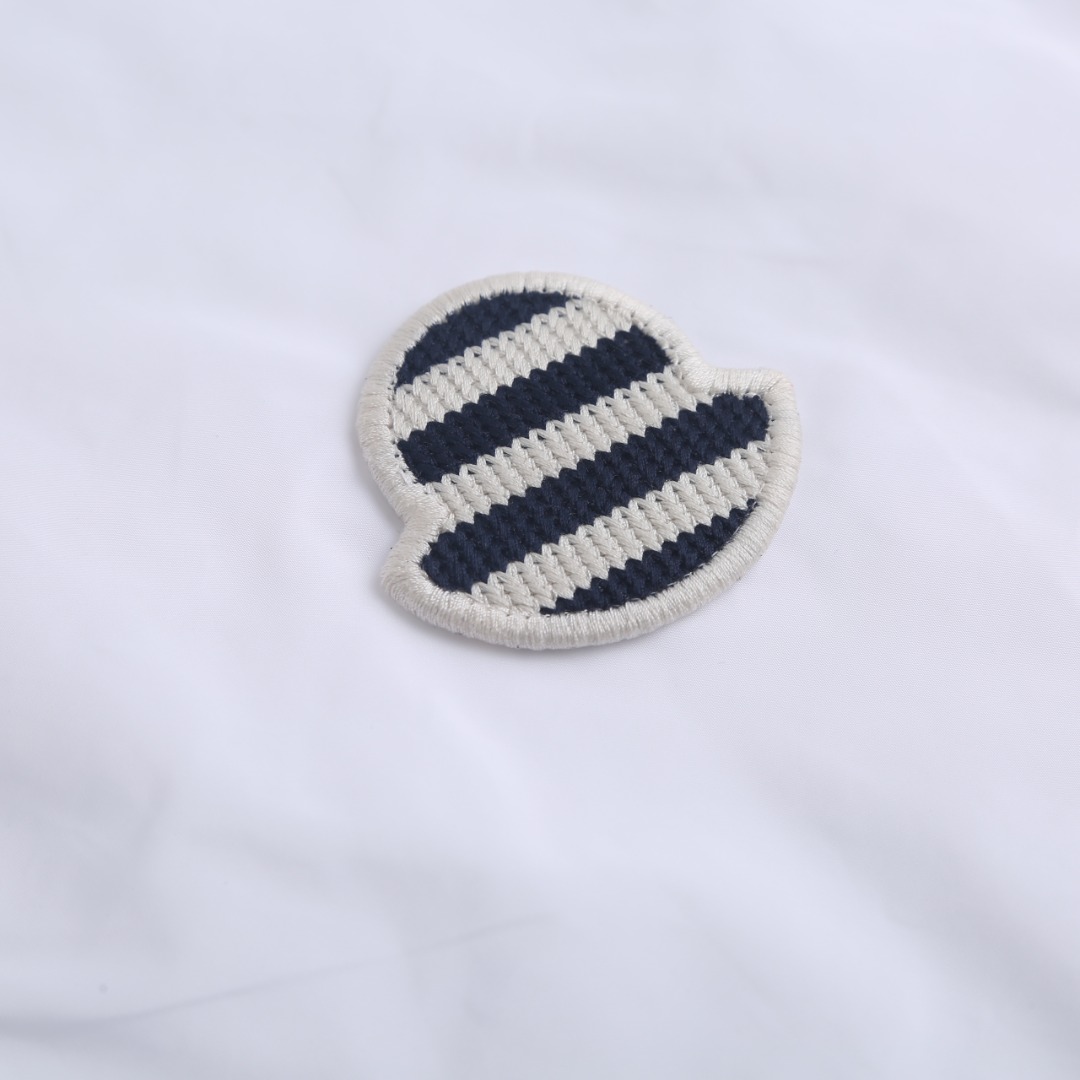 Moncler Monc 蒙口连帽防晒夹克