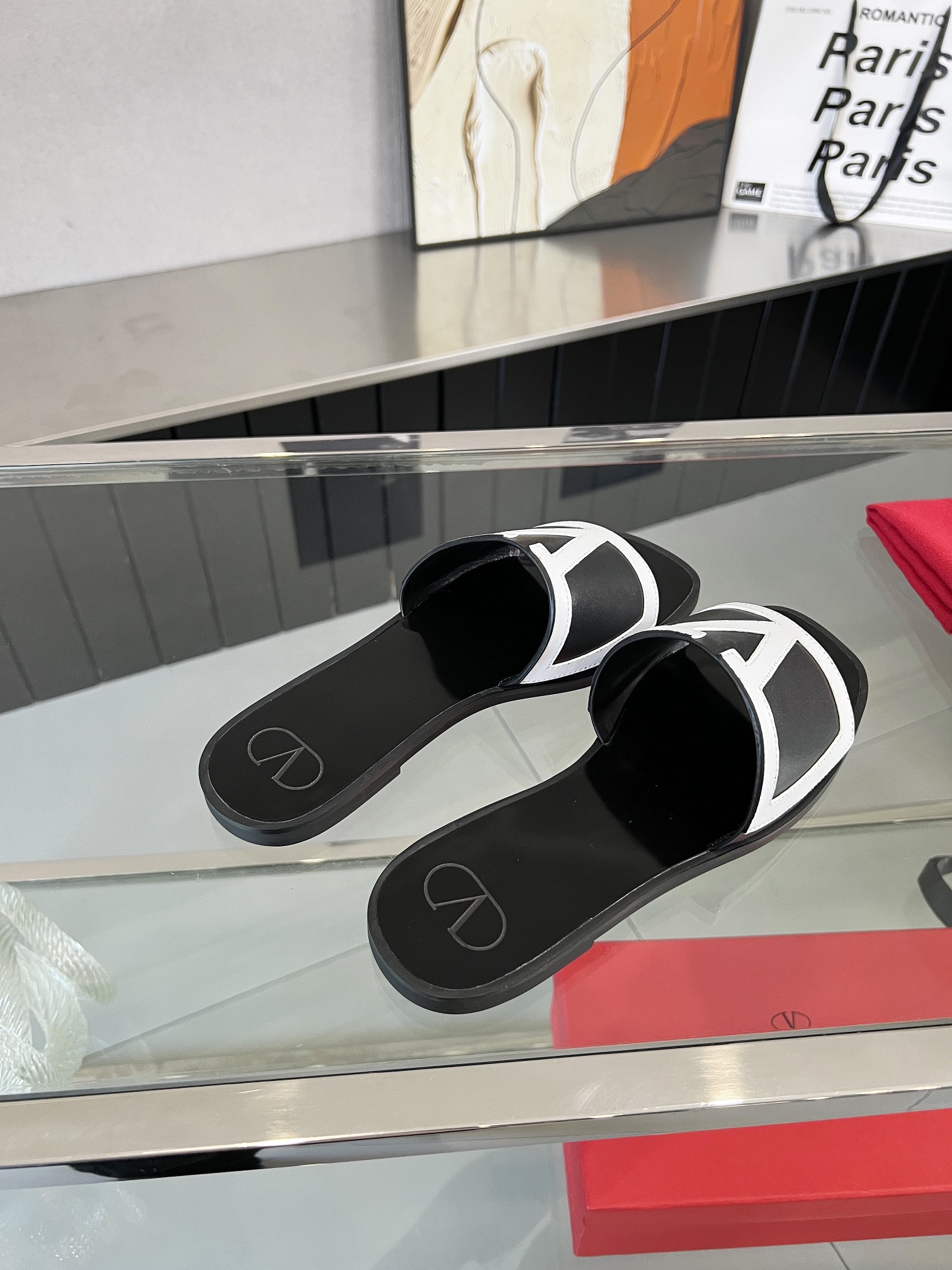 NO:230865,Valentino, 25 new spring and summer products Valentino color-blocking flat-soled drag, sizes 35-43, purchase price, slippers, valentino, valentino, slippers19860909Valentino,25款春夏新品华伦天奴拼色平底拖,35-43码,拿货价,拖鞋,valentino,valentino,slippers,Women's Shoes