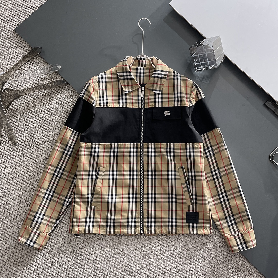 NO:119579,Burberry's official website has the same style, complete three standards, and is available in advance. The new spring men's jacket in ss, the original single three standards is complete and high-end version. Customized fabrics for counters, breathable and comfortable, impeccable details, brand elements design concept, reflecting high quality. The feel is delicate and soft, presenting casual cut, and the upper body style is superb. Number of sizes M~3XL,,,burberry, jackets & coats, jackets & coats, alexander wang19860909巴宝莉 官网同款,三标齐全,提前发售 ss春季新款男士夹克外套, 原单三标齐全高端版本 专柜定制面料 透气舒适度高,细节无可挑剔,品牌元素设计理念,体现高品质.手感细腻柔软 呈现休闲裁剪,上身版型超赞 码数M～3XL,,,burberry,jackets & coats,jackets & coats,alexander wang,Men's clothing