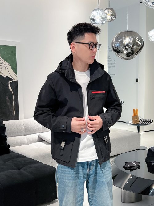 Prada 2025SS Spring New Men's Jacket Coat, High-end Fabric, Comfortable 1 Prada 2025SS Spring New Men's Jacket Coat, High-end Fabric, Comfortable