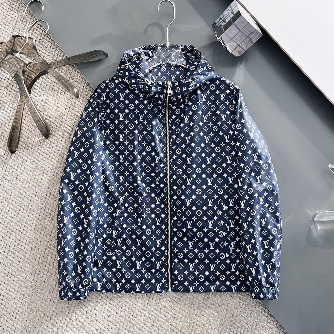 NO:119599,The same style on the official website, complete three standards, and is released in advance. The new spring men's jacket in ss spring, complete three standards, high-end version. Customized counter fabrics, breathable and comfortable, impeccable details, brand elements design concept, reflecting high quality. The feel is delicate and soft, presenting casual cut, and the upper body style is superb. Number of sizes M~3XL,,,louis vuitton, jackets & coats, jackets & coats, alexander wang19860909LV 官网同款,三标齐全,提前发售 ss春季新款男士夹克外套, 原单三标齐全高端版本 专柜定制面料 透气舒适度高,细节无可挑剔,品牌元素设计理念,体现高品质.手感细腻柔软 呈现休闲裁剪,上身版型超赞 码数M～3XL,,,louis vuitton,jackets & coats,jackets & coats,alexander wang,Men's clothing