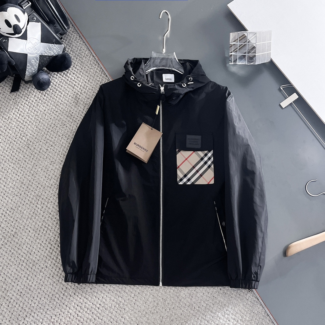 NO:119605,Burberry's official website has the same style, complete three standards, and is available in advance. The new spring men's jacket in ss, the original single three standards is complete and high-end version. Customized fabrics for counters, breathable and comfortable, impeccable details, brand elements design concept, reflecting high quality. The feel is delicate and soft, presenting casual cut, and the upper body style is superb. Number of sizes M~3XL,,,burberry, jackets & coats, jackets & coats, alexander wang19860909巴宝莉 官网同款,三标齐全,提前发售 ss春季新款男士夹克外套, 原单三标齐全高端版本 专柜定制面料 透气舒适度高,细节无可挑剔,品牌元素设计理念,体现高品质.手感细腻柔软 呈现休闲裁剪,上身版型超赞 码数M～3XL,,,burberry,jackets & coats,jackets & coats,alexander wang,Men's clothing