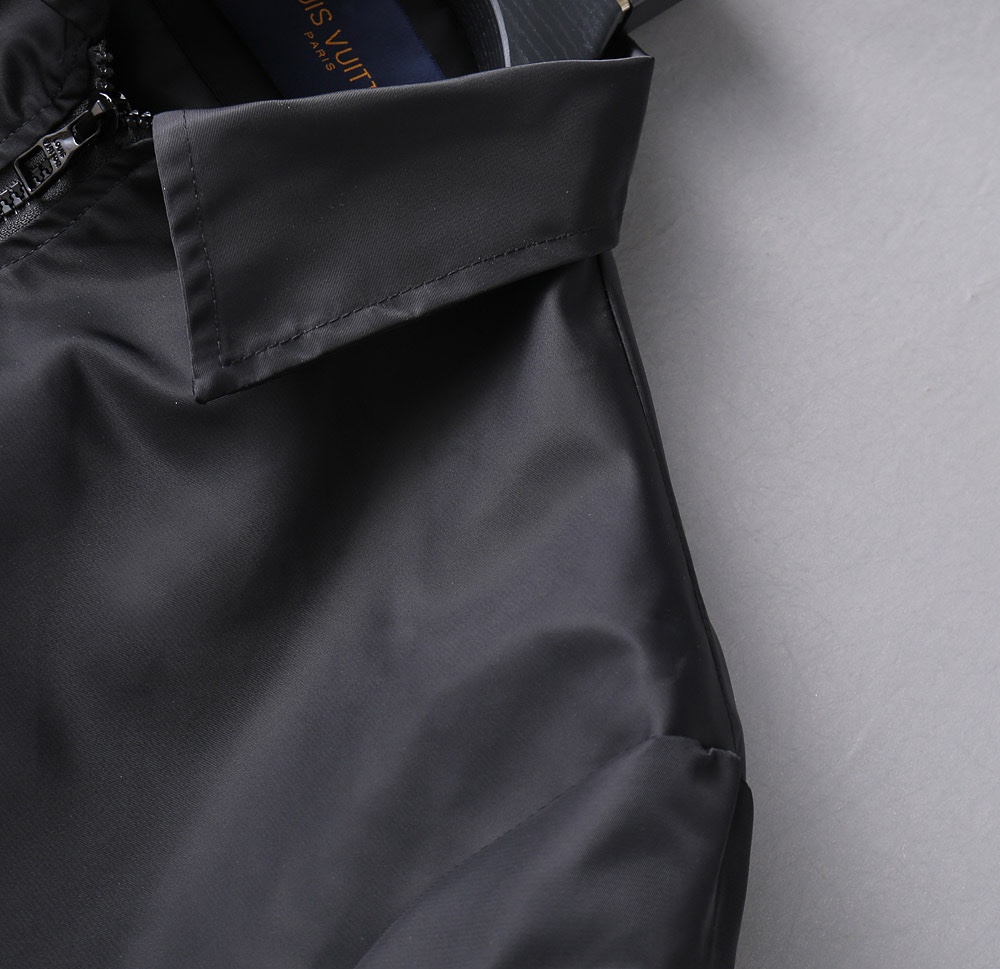 LV官网同款三标齐全提前发售2024ss开春新款男士夹克外套原单三标齐全高端版本专柜定制面料透气舒适度高