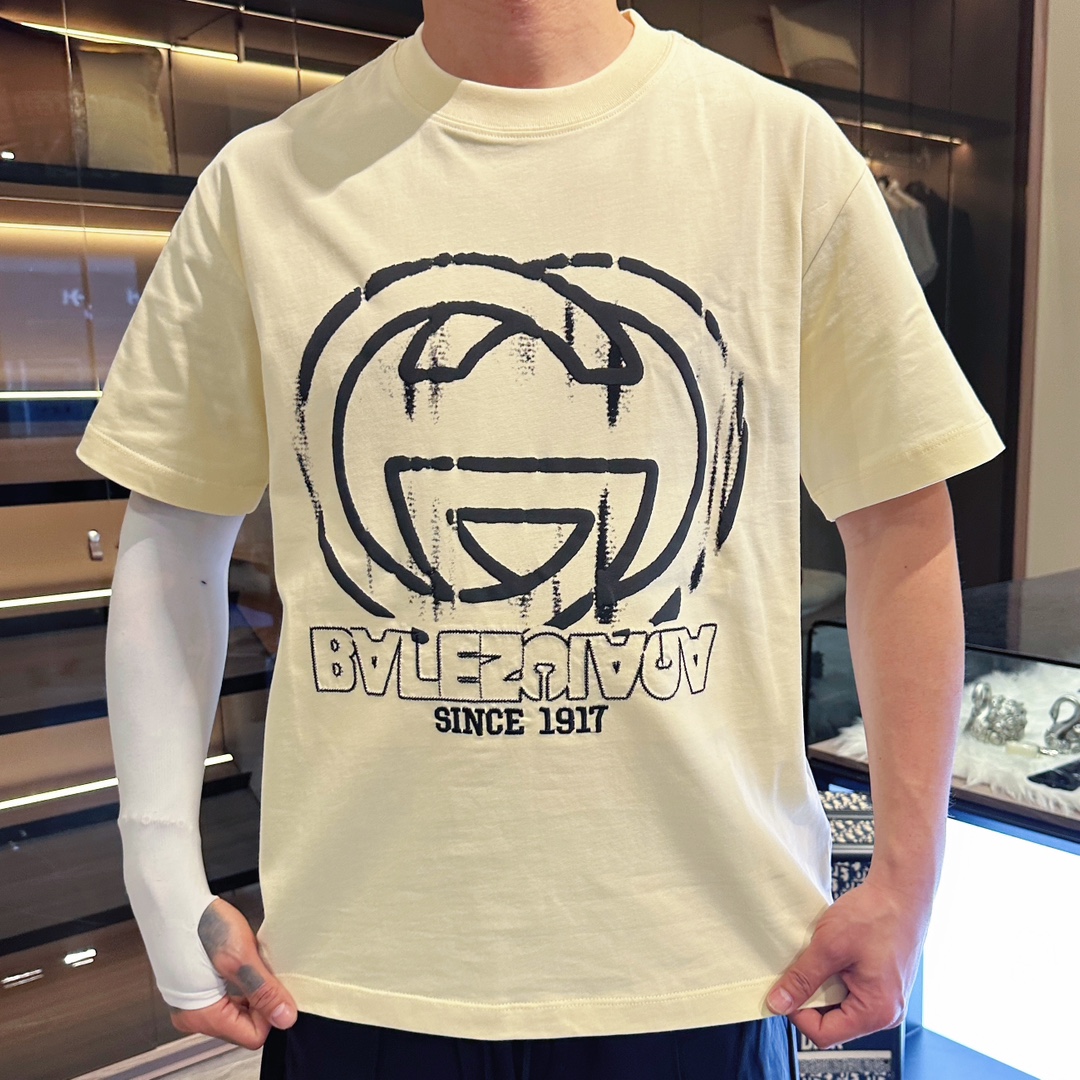 P160 Gucci Con las tres etiquetas completas. Nuevo producto de verano 2026, camiseta de manga corta, disponible en bout…