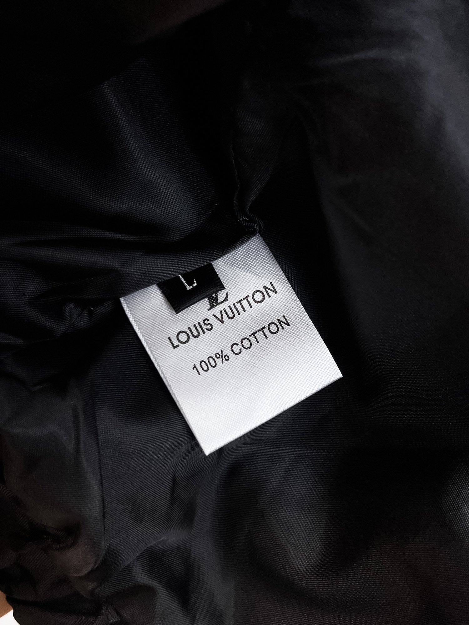 Louis Vuitton 2025 Fall/Winter Men's Jacket - High-End Quality 9 i1724579233 1620 1