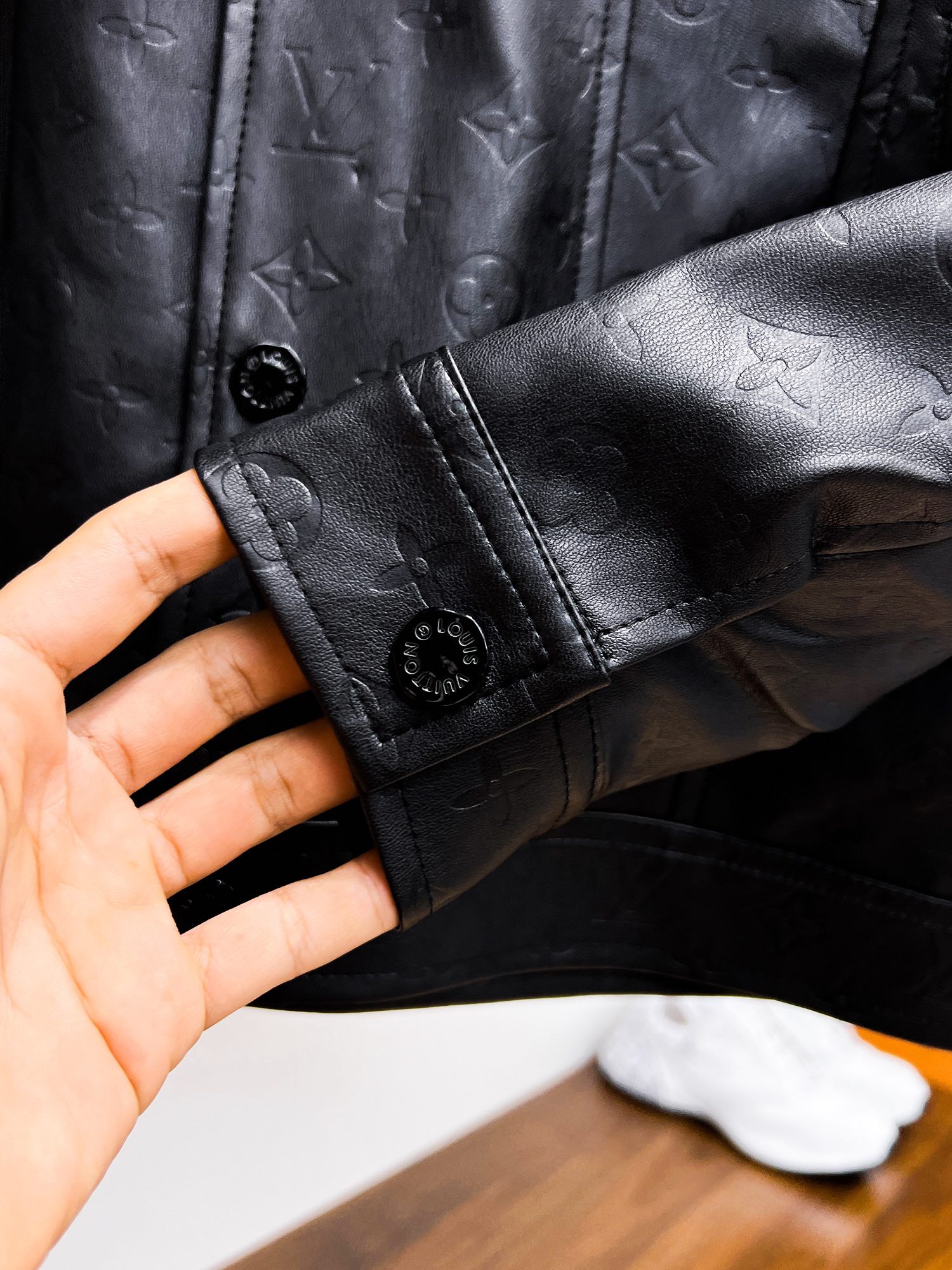 Louis Vuitton 2025SS Men's Black Leather Jacket - Premium Quality 9 i1725510427 5316 1