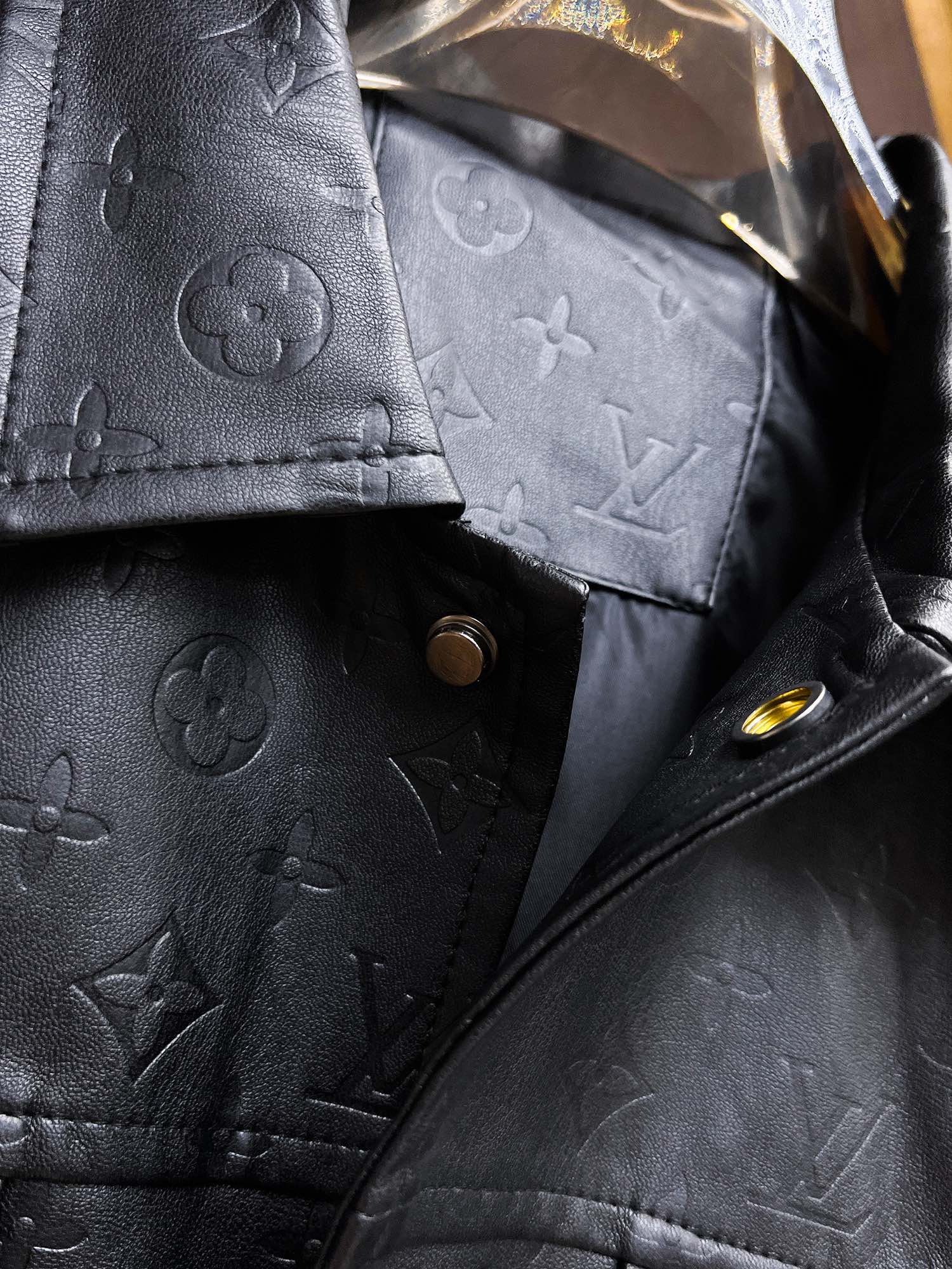 Louis Vuitton 2025SS Men's Black Leather Jacket - Premium Quality 6 i1725510428 2334 8