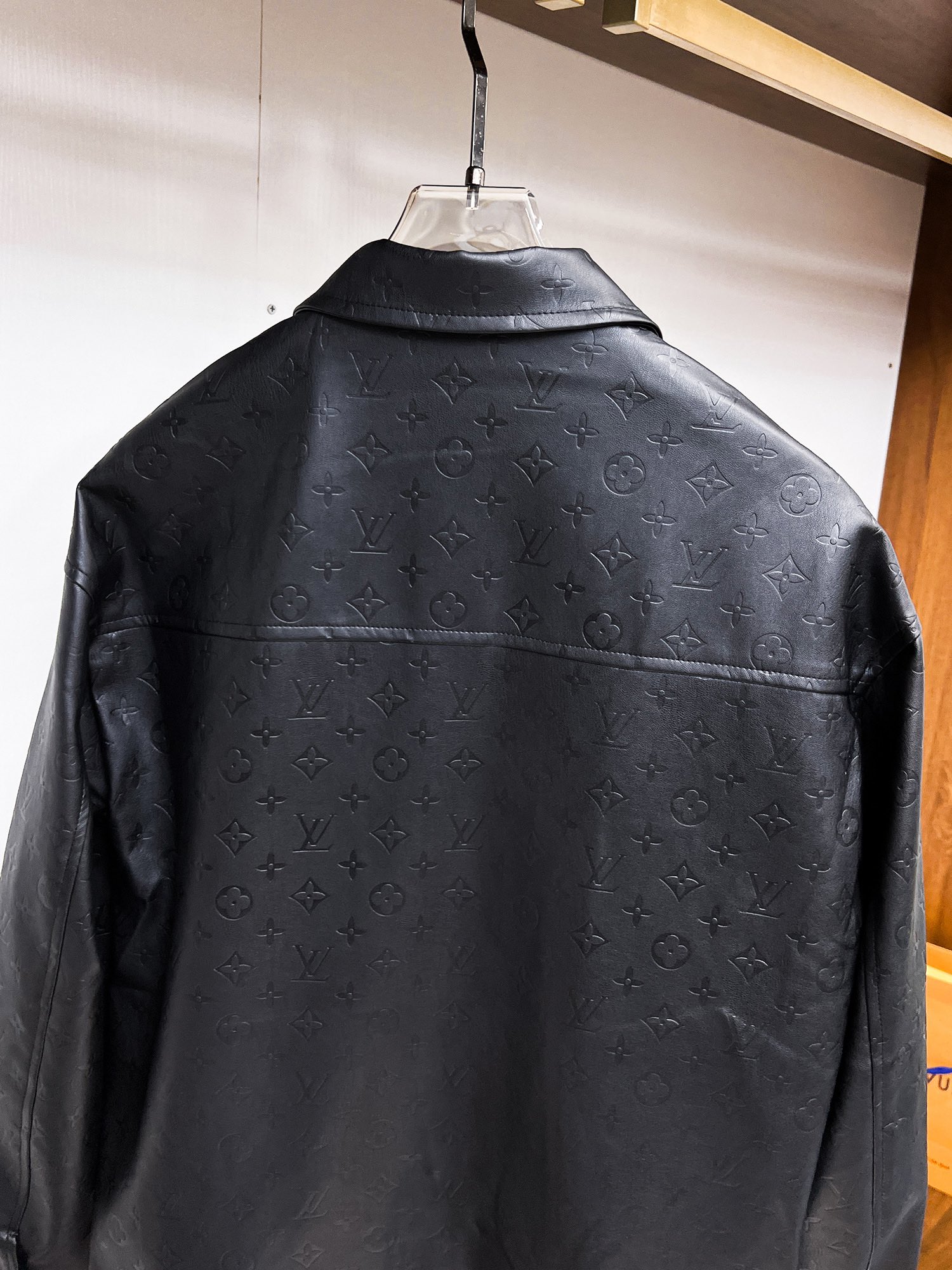 Louis Vuitton 2025SS Men's Black Leather Jacket - Premium Quality 10 i1725510428 844 6