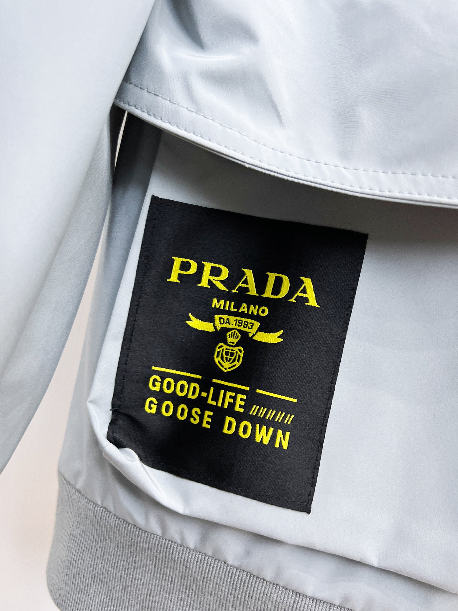 Prada 2025SS Spring Men's Jacket, Premium Quality, Comfortable and Breathable 9 i1725510480 4681 4