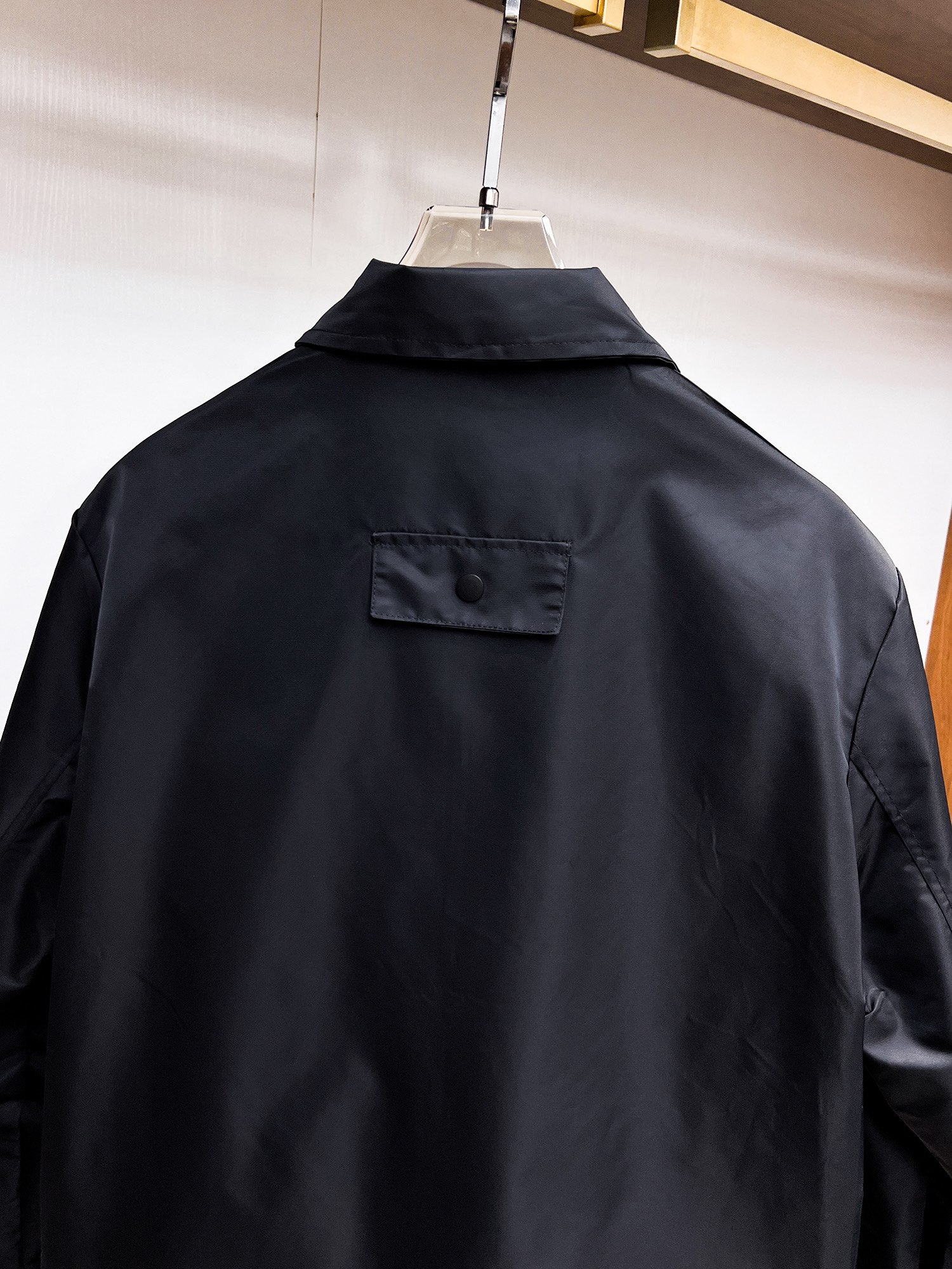 Louis Vuitton 2025SS Men's Black Windbreaker Jacket - High-End Replica 11 i1725511027 1288 4