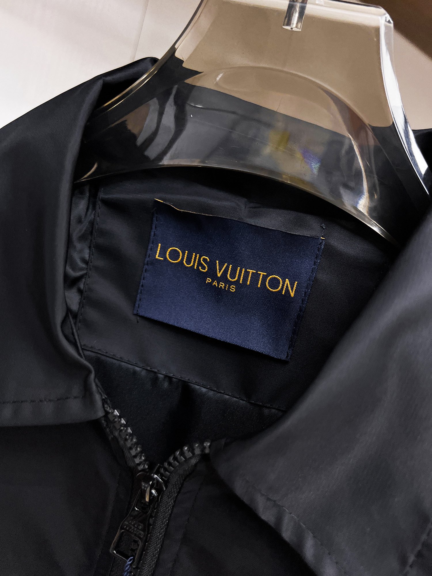 Louis Vuitton 2025SS Men's Black Windbreaker Jacket - High-End Replica 6 i1725511028 0 7