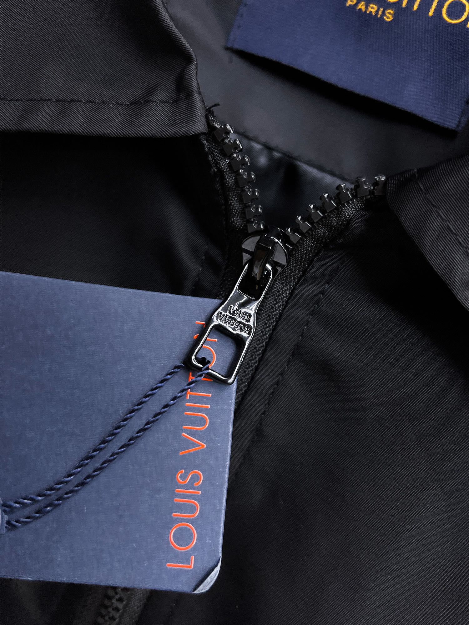 Louis Vuitton 2025SS Men's Black Windbreaker Jacket - High-End Replica 5 i1725511028 7297 9
