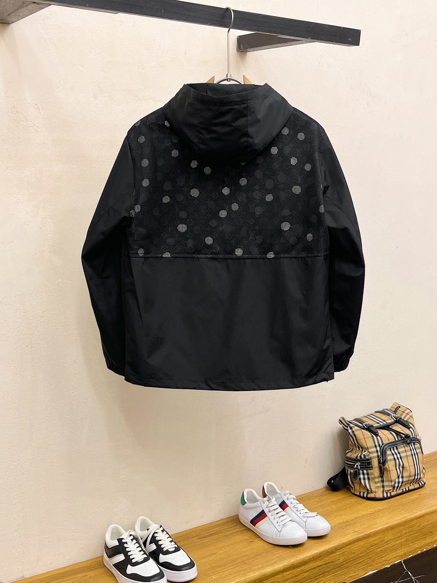Louis Vuitton 2025SS Men's Reversible Jacket - High-End Quality, Comfortable Fit 3 i1725523978 3039 7