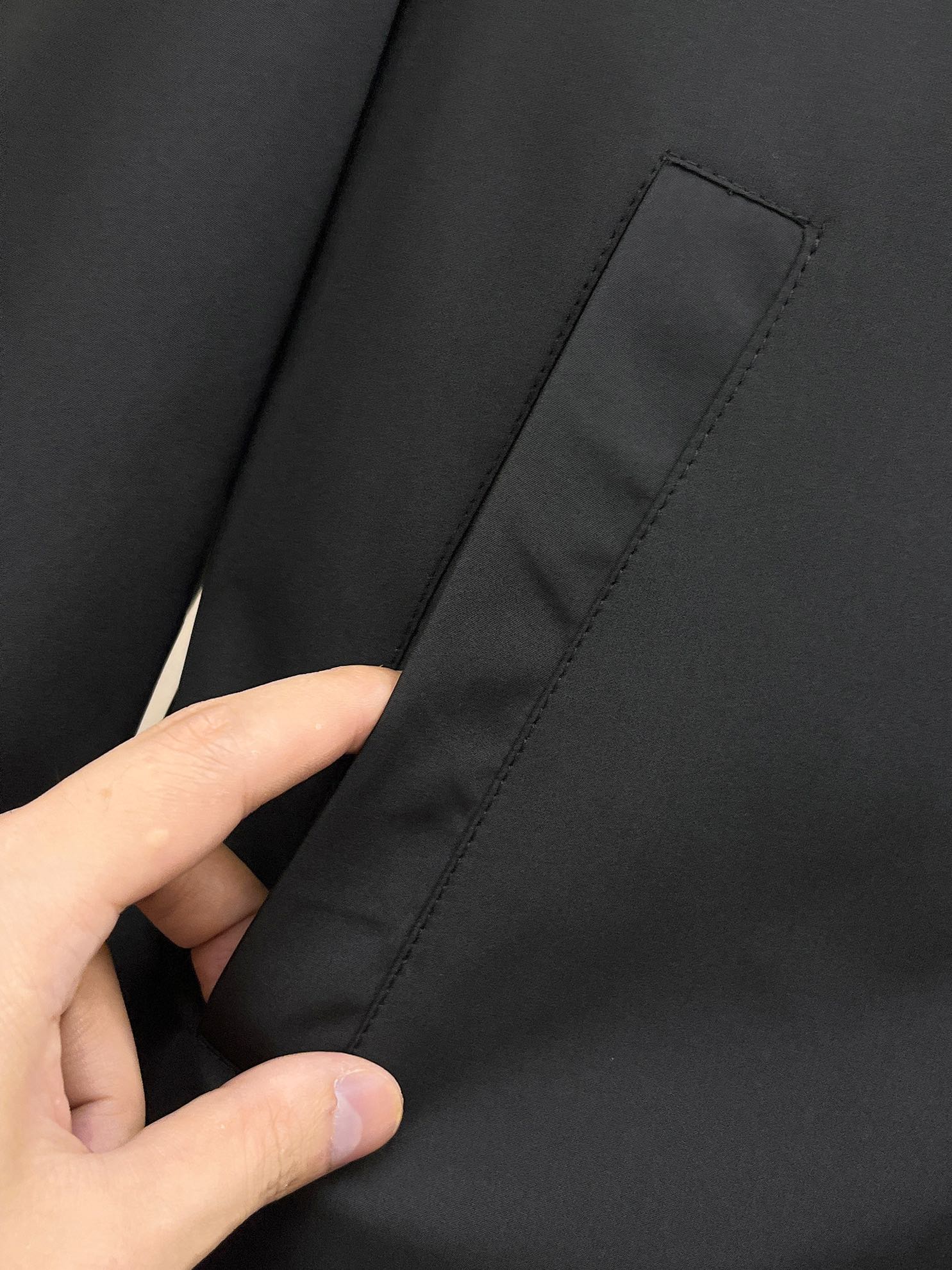 Louis Vuitton 2025SS Men's Reversible Jacket - High-End Quality, Comfortable Fit 11 i1725523978 5287 12